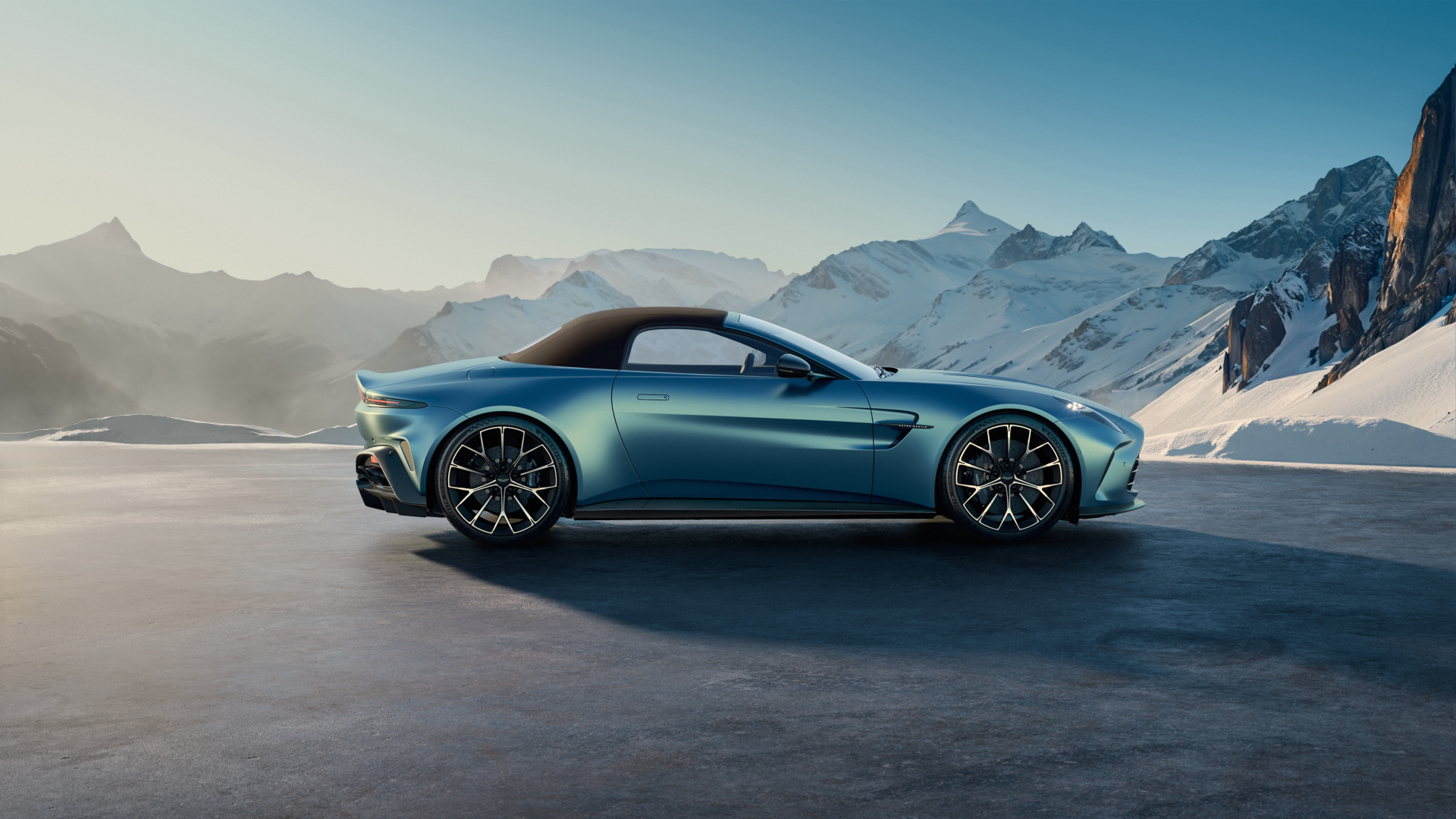 SMALL_Aston Martin Vantage Roadster_10