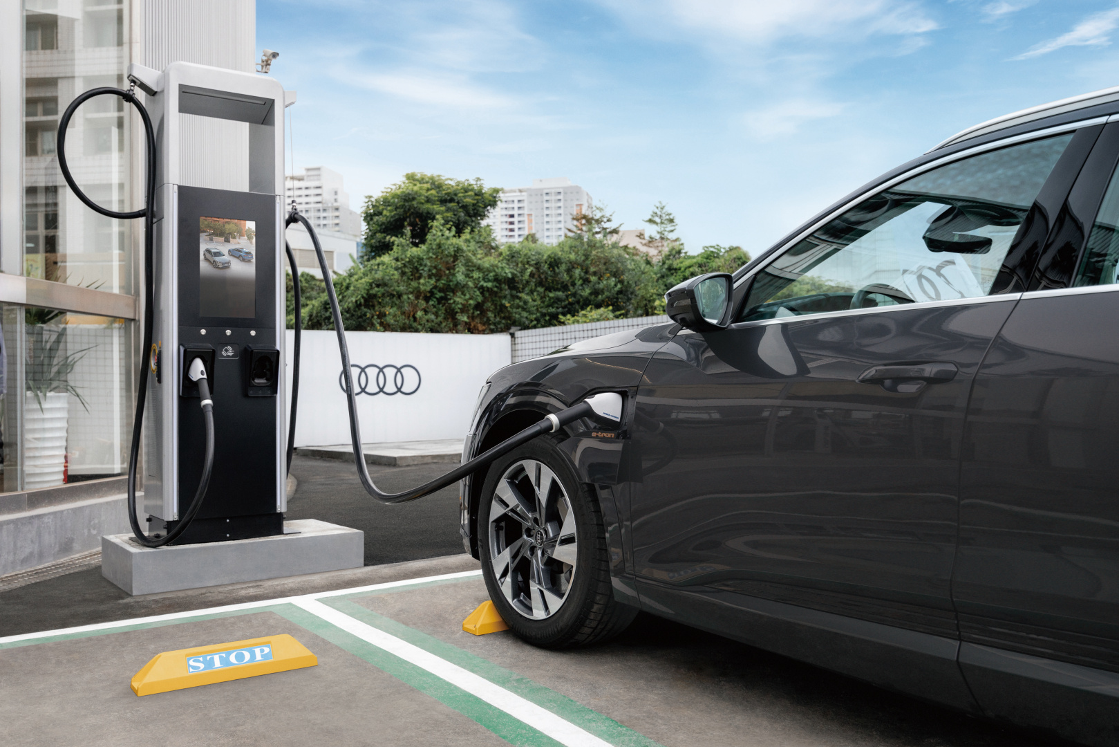 SMALL_Audi南港展示中心_第11座Audi極速快充站預計2023年第二季啟用