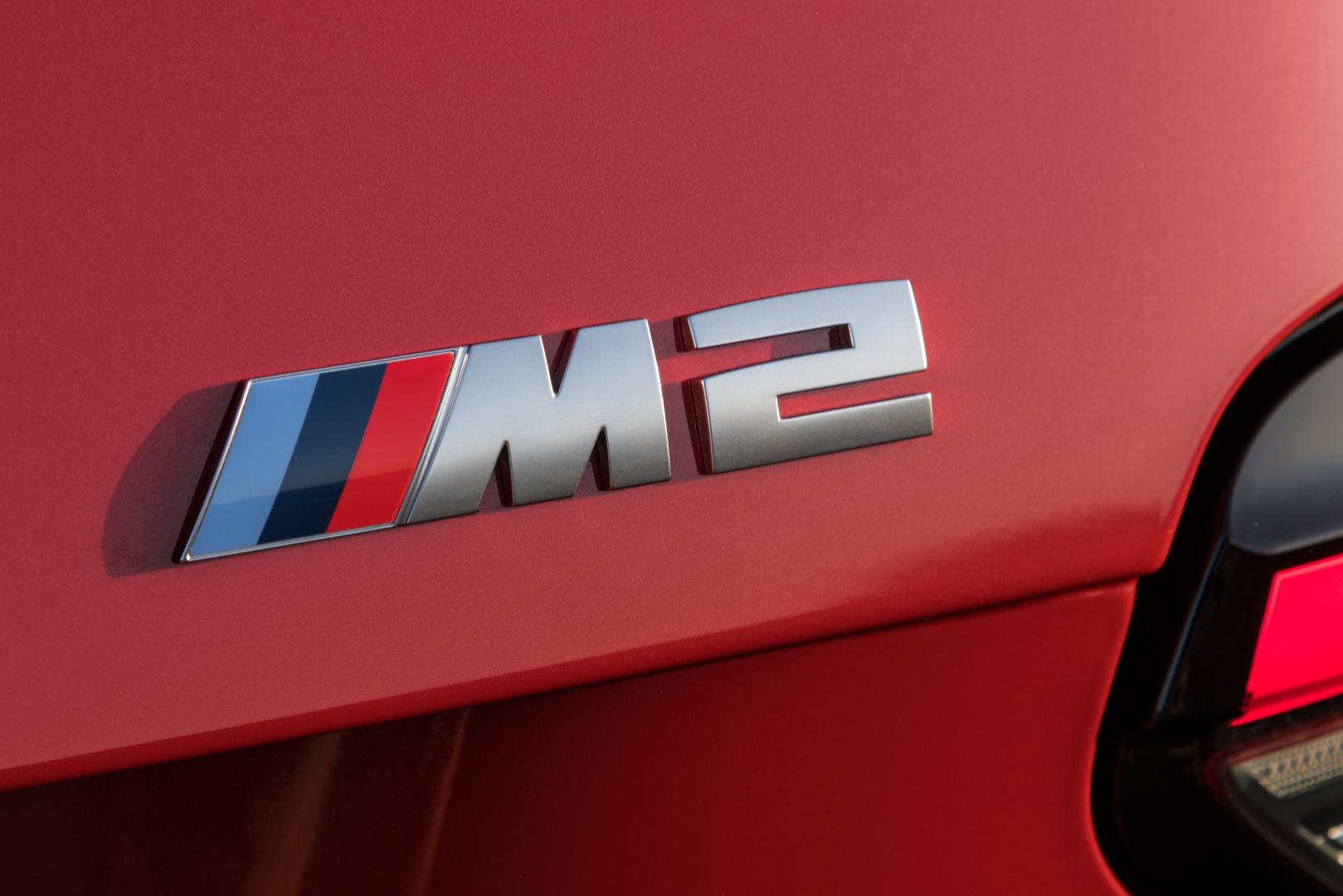 SMALL_P90481822_highRes_the-all-new-bmw-m2-d