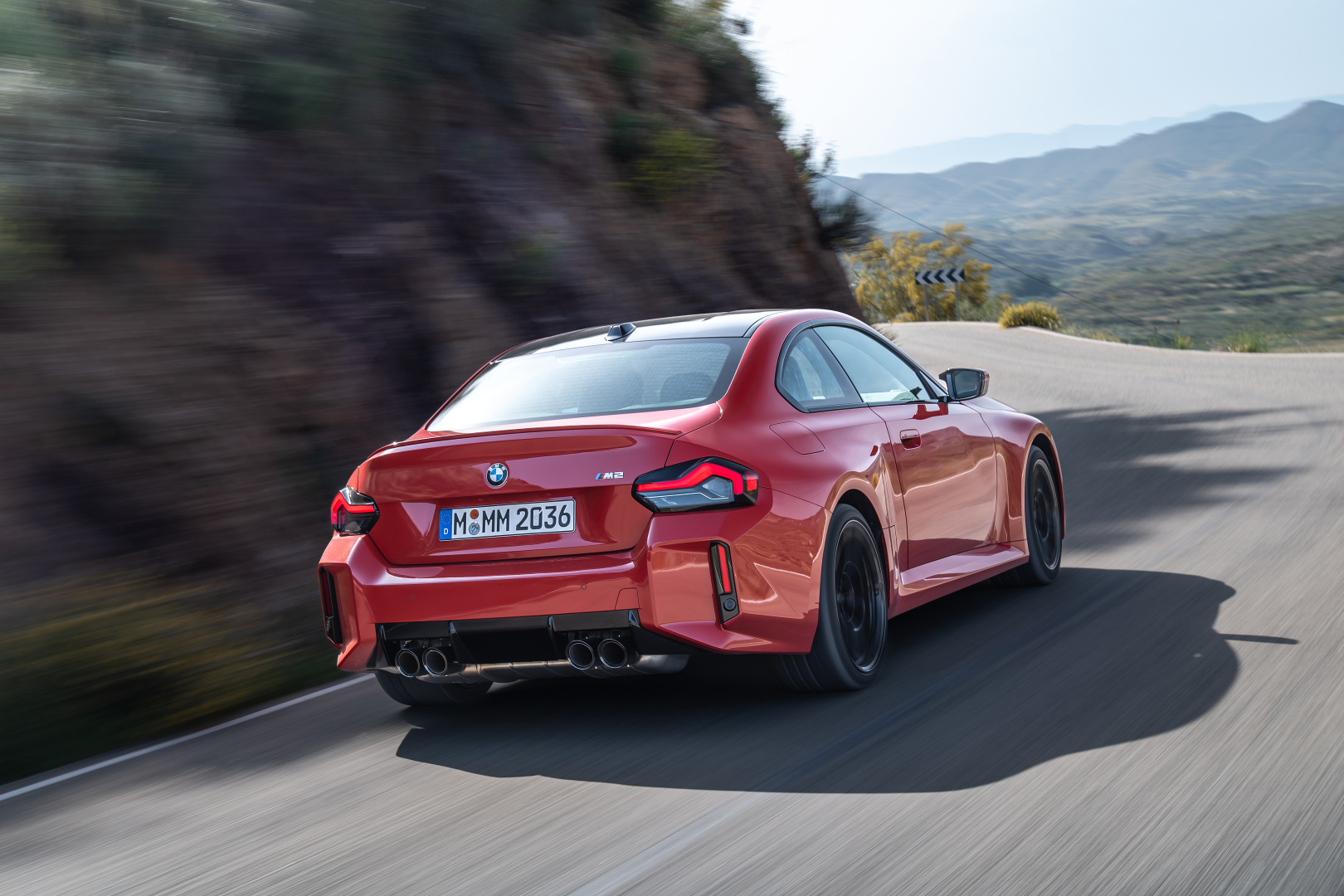 SMALL_P90481885_highRes_the-all-new-bmw-m2-c