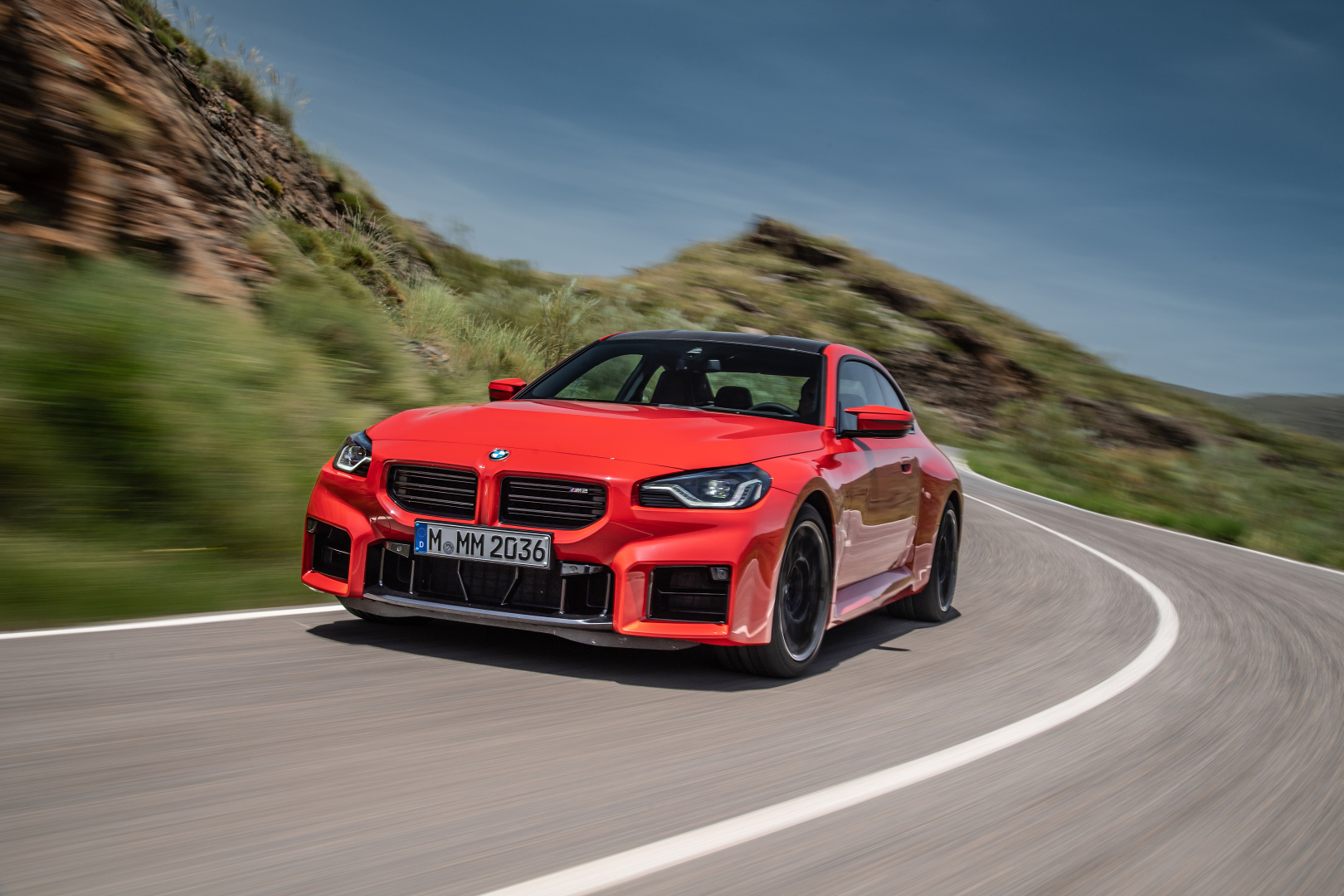 SMALL_P90481899_highRes_the-all-new-bmw-m2-c