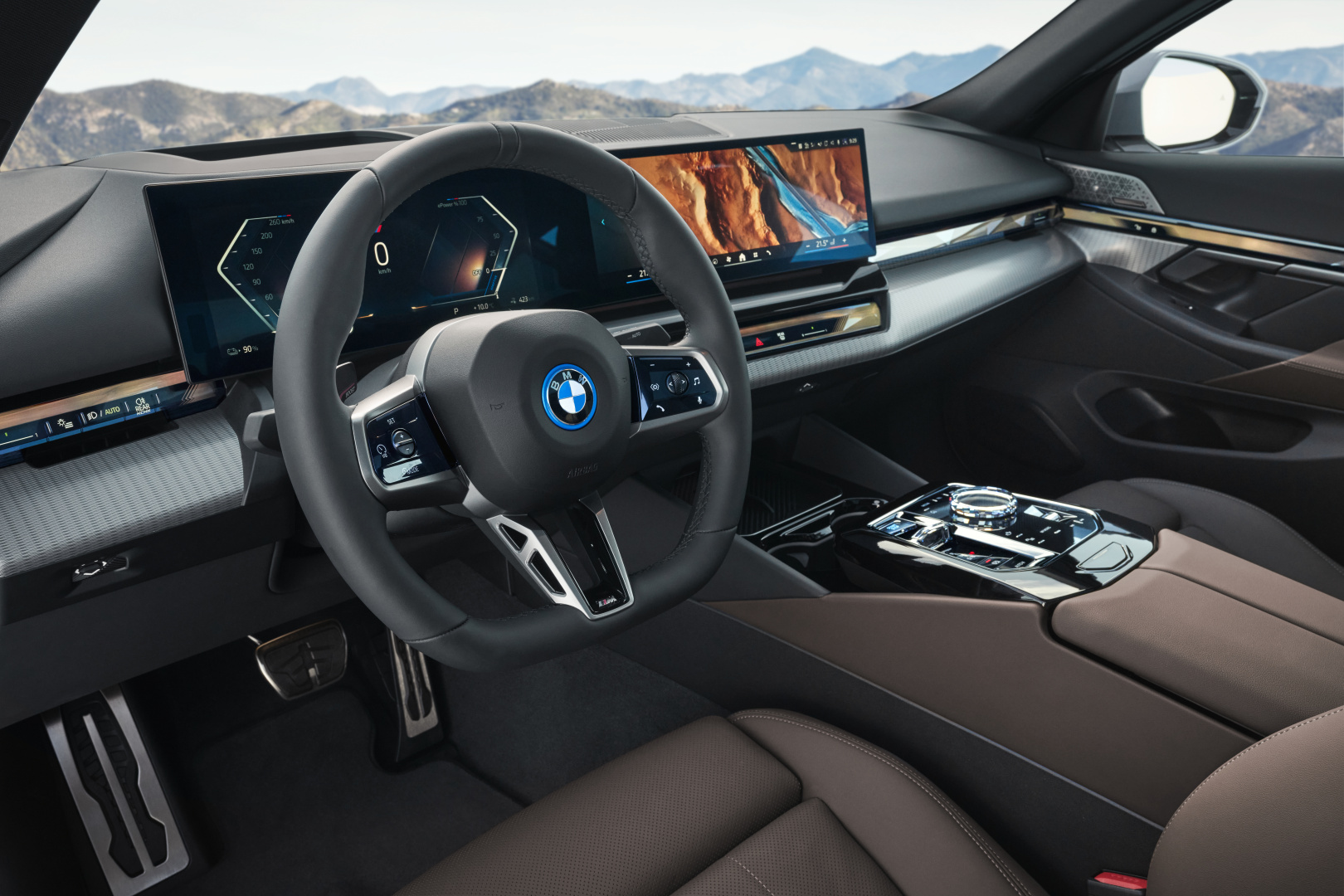 SMALL_P90505125_highRes_the-new-bmw-i5-edriv
