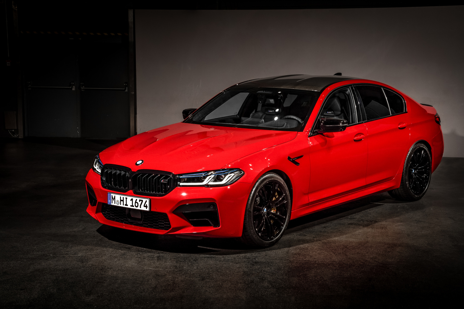 SMALL_P90390718_highRes_the-new-bmw-m5-compe