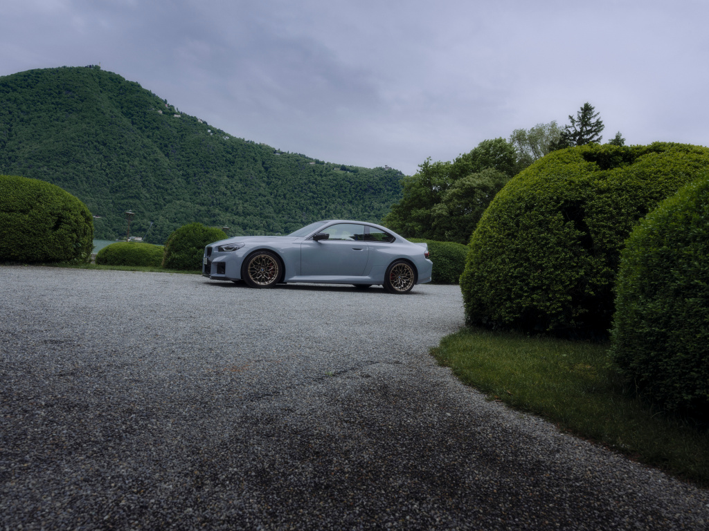 SMALL_P90600964_highRes_the-new-bmw-m2-cs