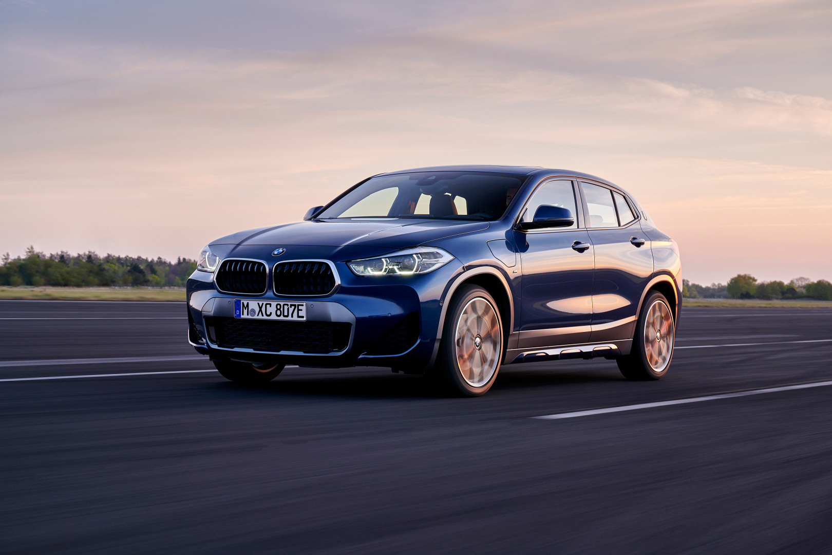 SMALL_P90389819_highRes_the-new-bmw-x2-xdriv