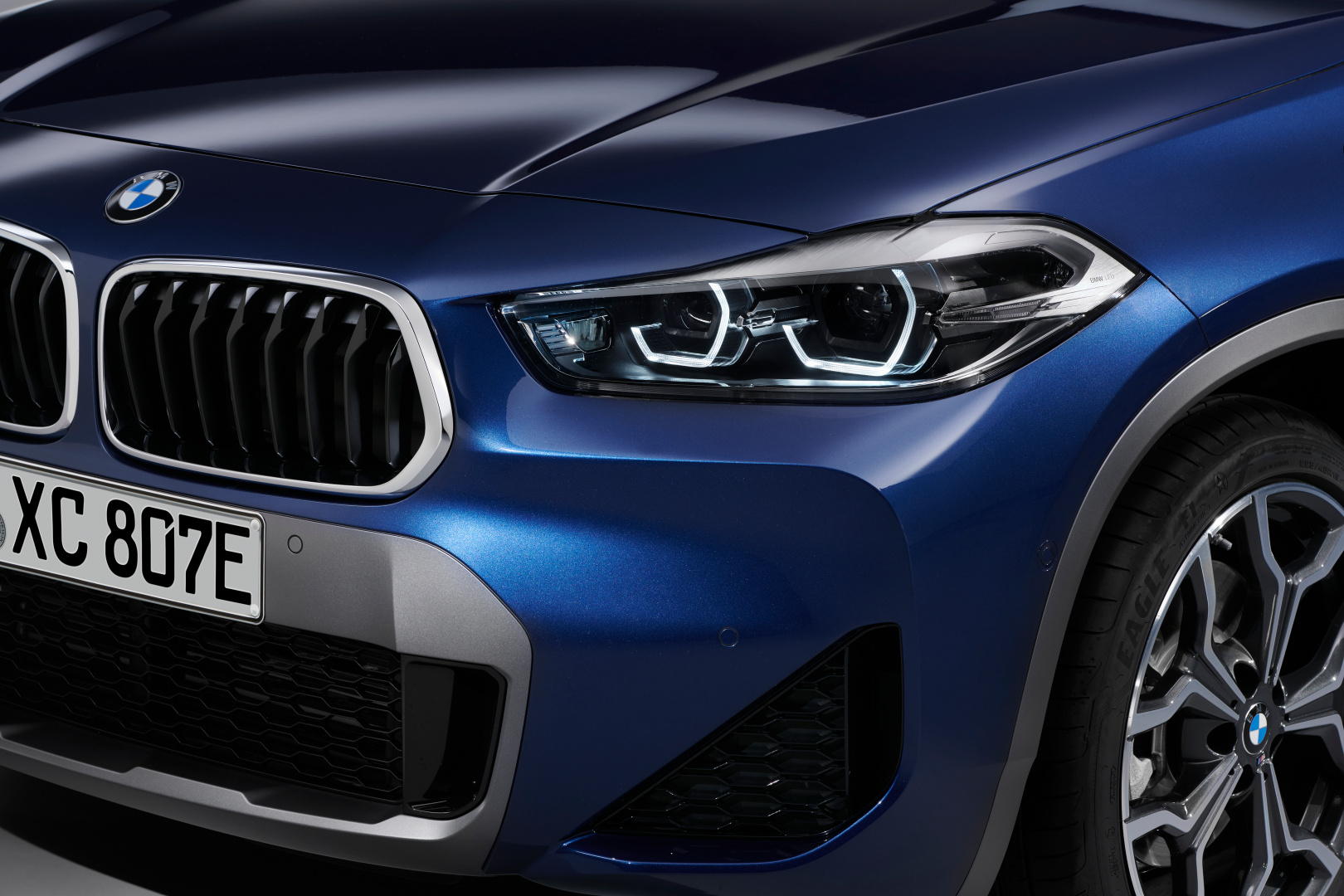SMALL_P90389841_highRes_the-new-bmw-x2-xdriv