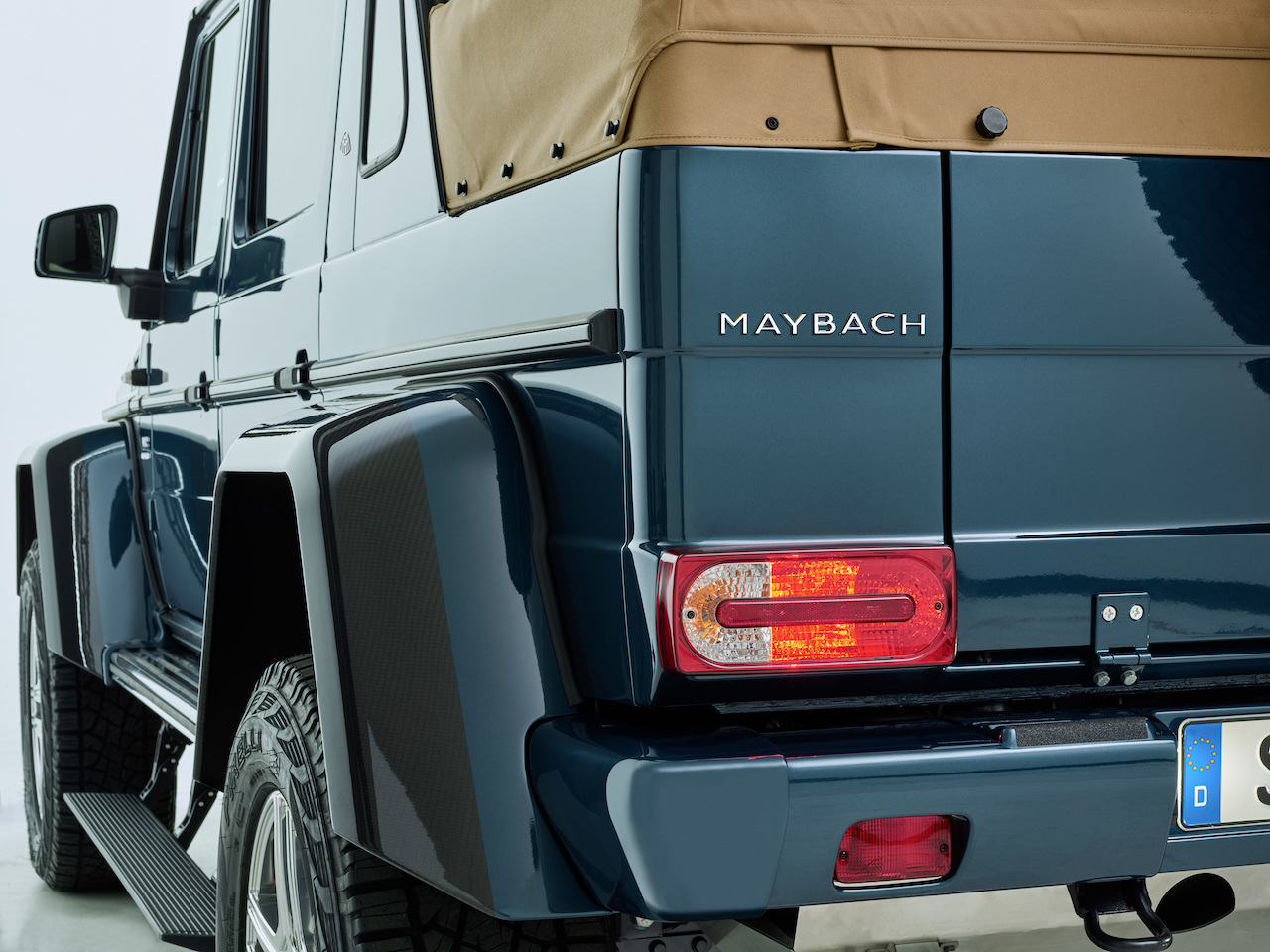 Original-27439-ThenewMercedes-MaybachG650Landaulet