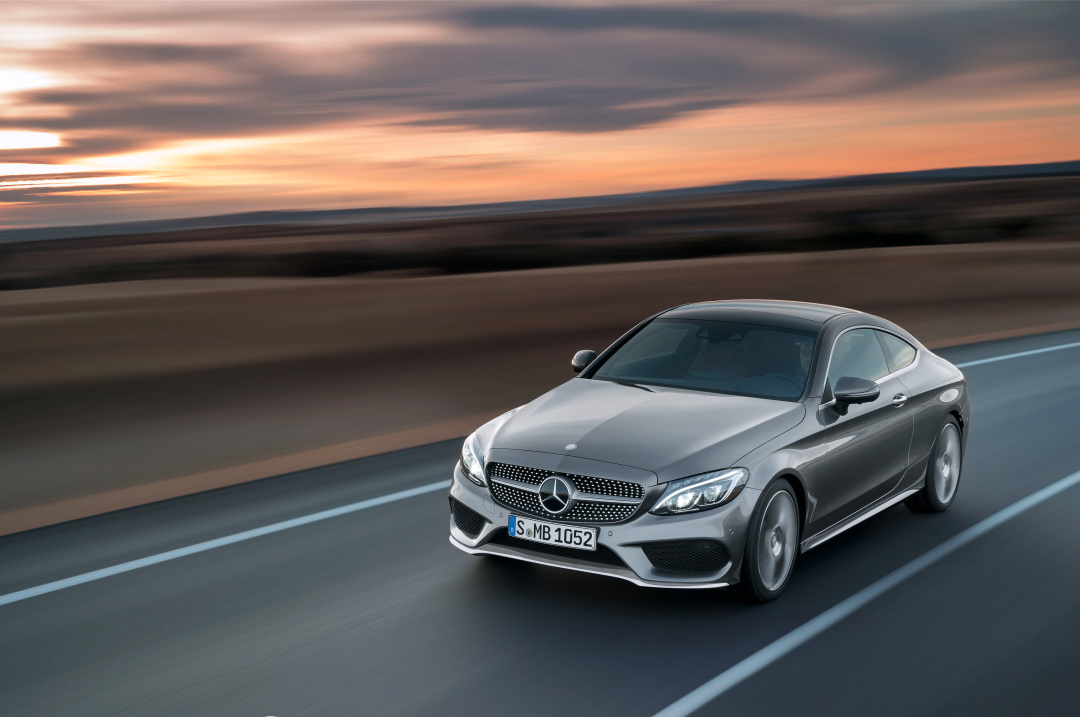 SMALL_本月使用星智選方案入主Mercedes-Benz全車系任一車款，即可享有首期免費優惠