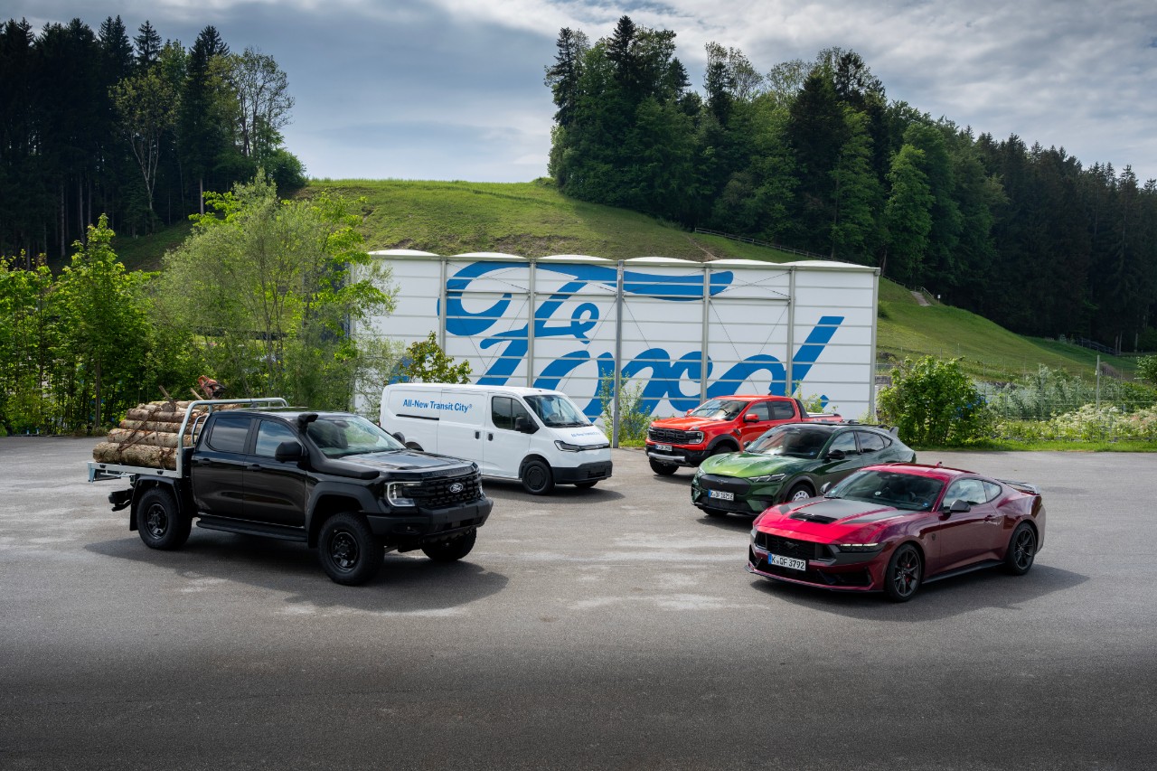 2026_Ready_Set_Ford_vehicle_lineup_1_294