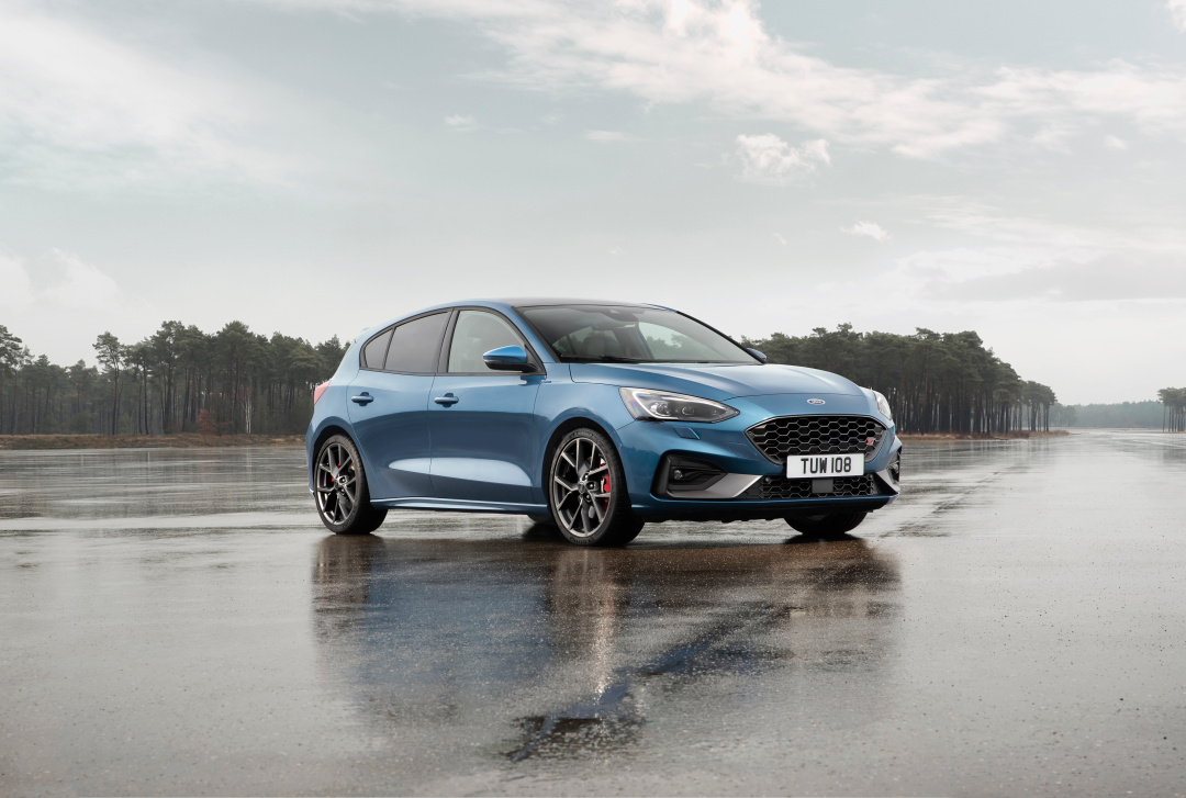 SMALL_FordFocusST_2019_5