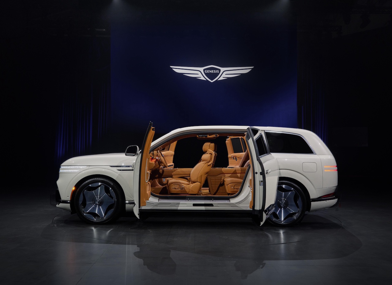 260820_anewiconrsquosarrivalgenesisunveilsgv90flagshipsuv_17