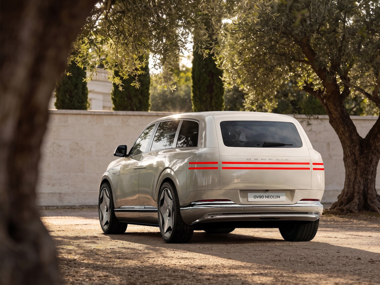 260820_anewiconrsquosarrivalgenesisunveilsgv90flagshipsuv_5