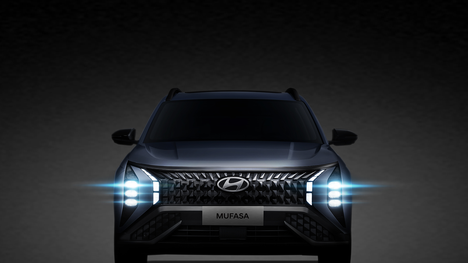 3.車頭的直列式LED頭燈與車側的迴力鏢型折線相互呼應