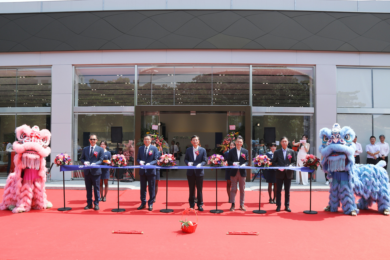 2.HYUNDAI左營展示中心全新開幕！