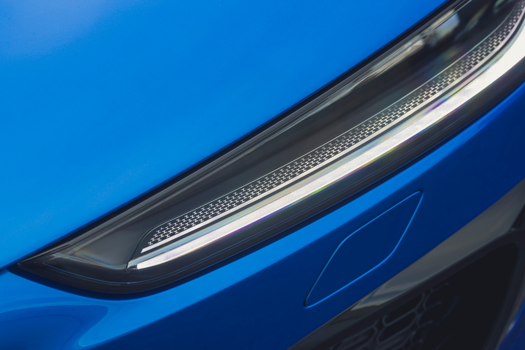 SMALL_Jag_F-TYPE_21MY_Reveal_Image_Detail_Headlamp_02.12.19_02
