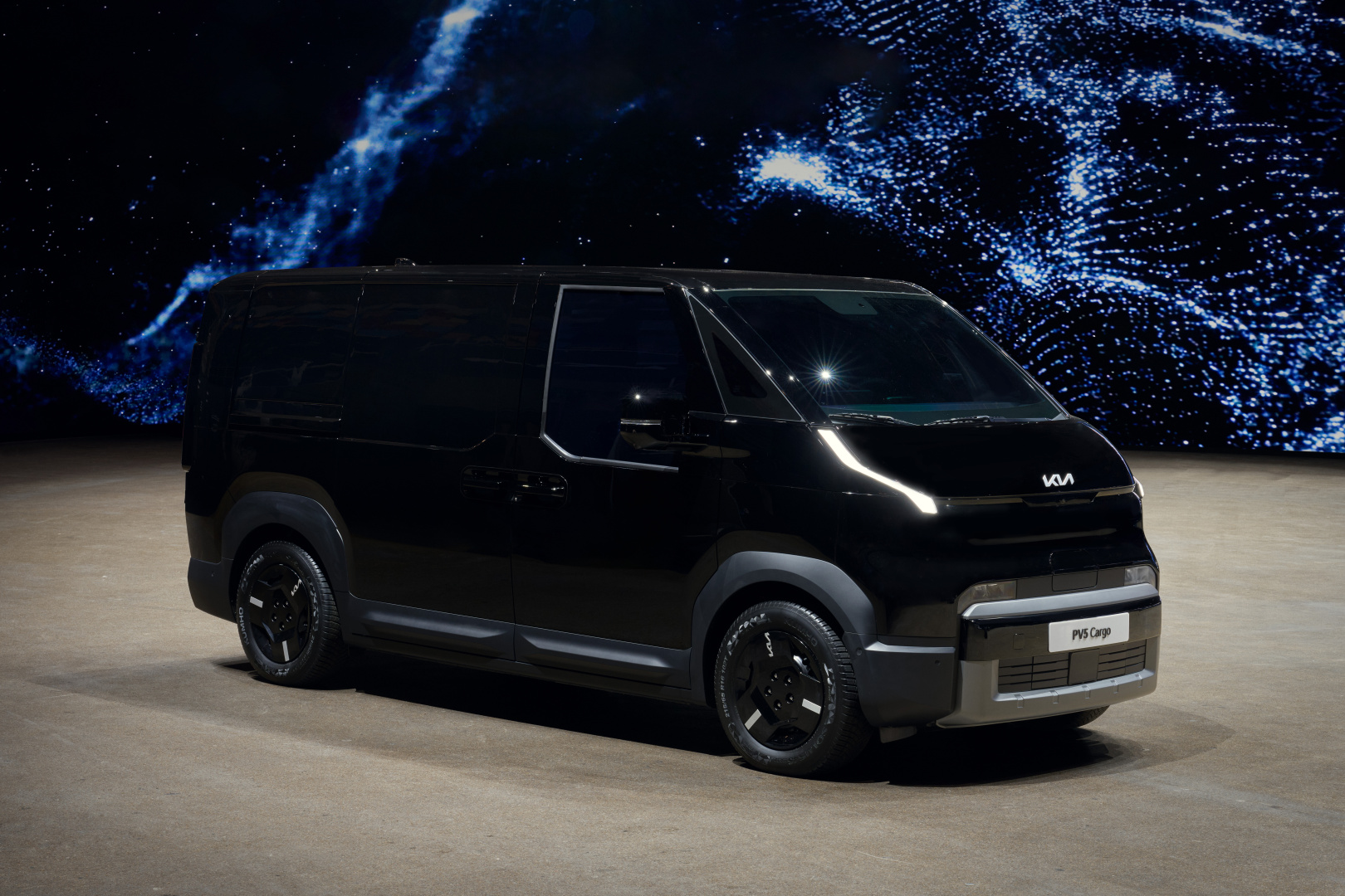 SMALL_kia-pv5-cargo-aurora-black-pearl-ext-event-static-highres-001