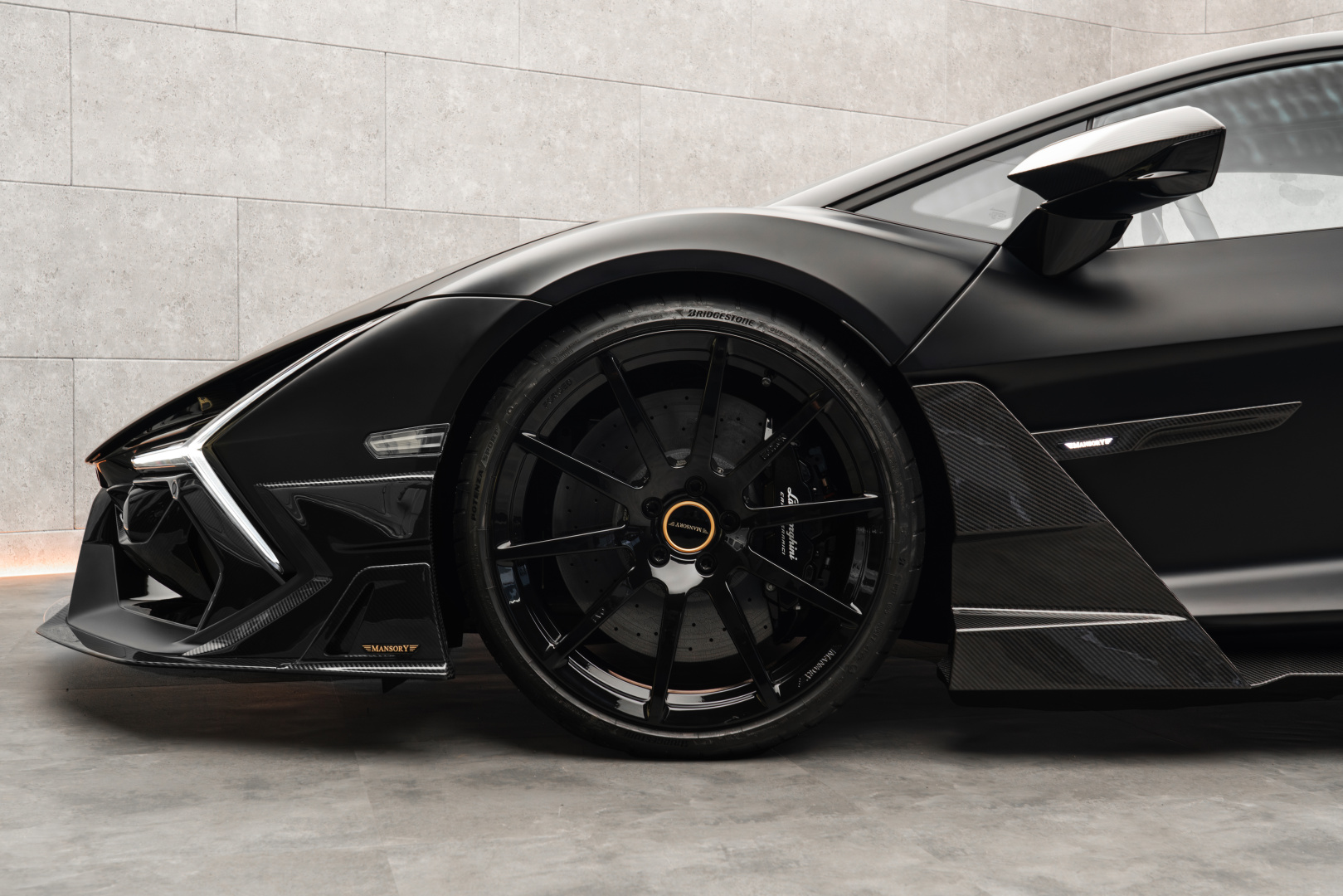 SMALL_Lamborghini_Revuelto_by_MANSORY_35