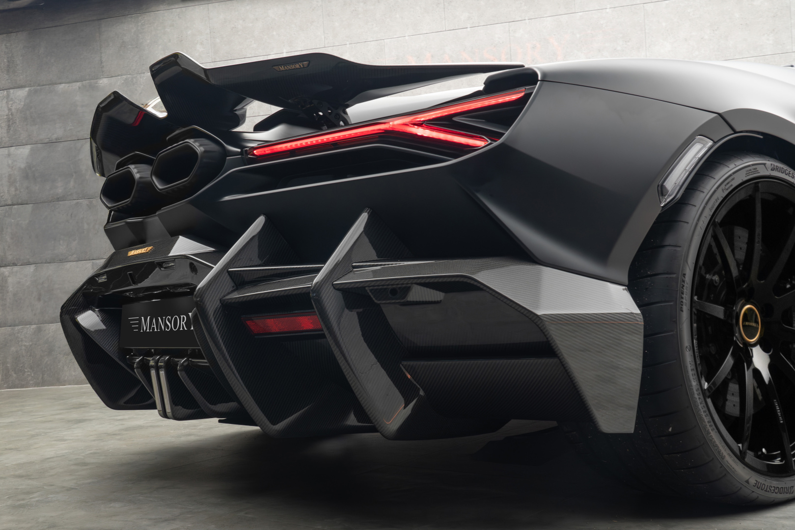 SMALL_Lamborghini_Revuelto_by_MANSORY_43