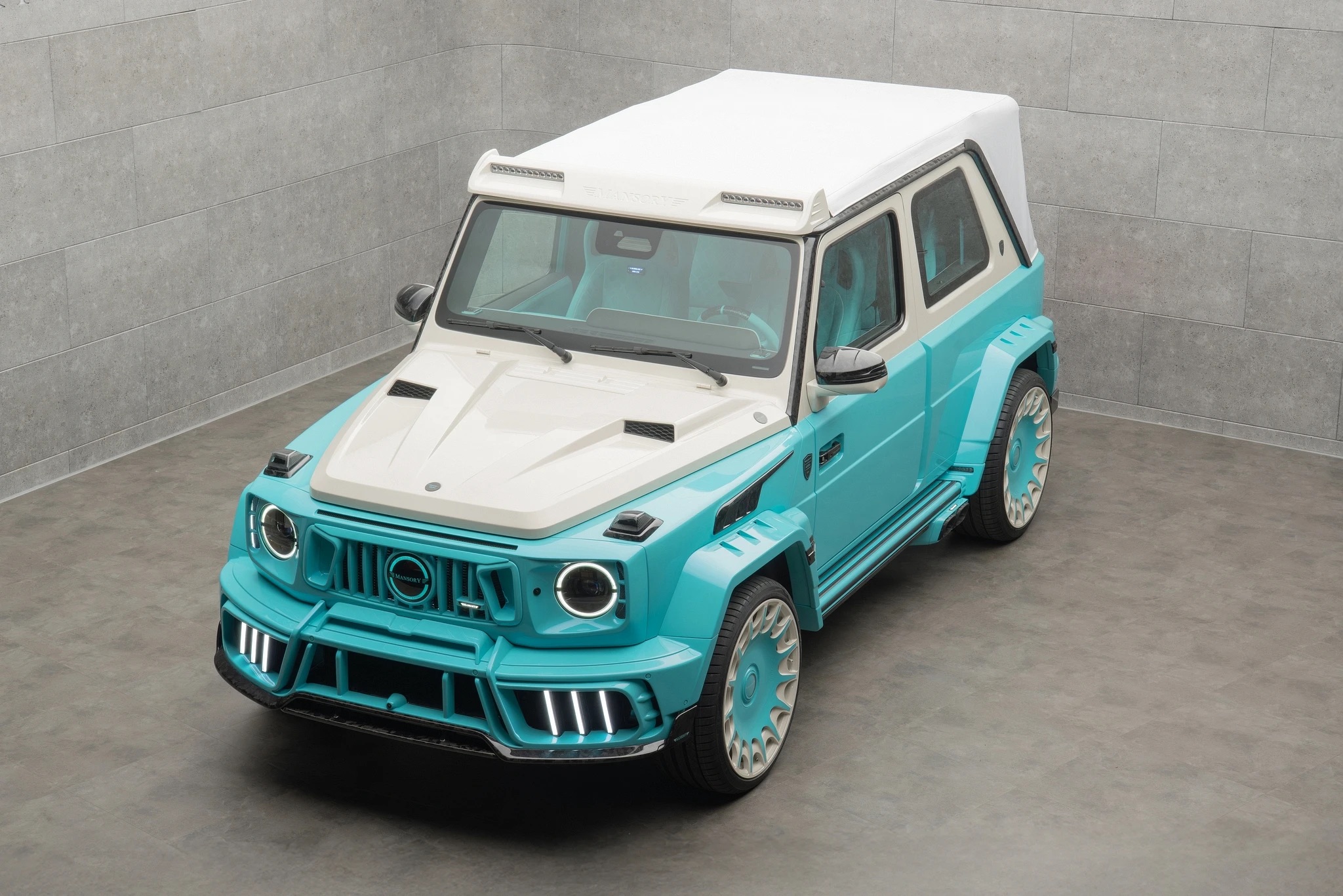 69fa4a2832eaa92492e181ca_MANSORY_AZURA07