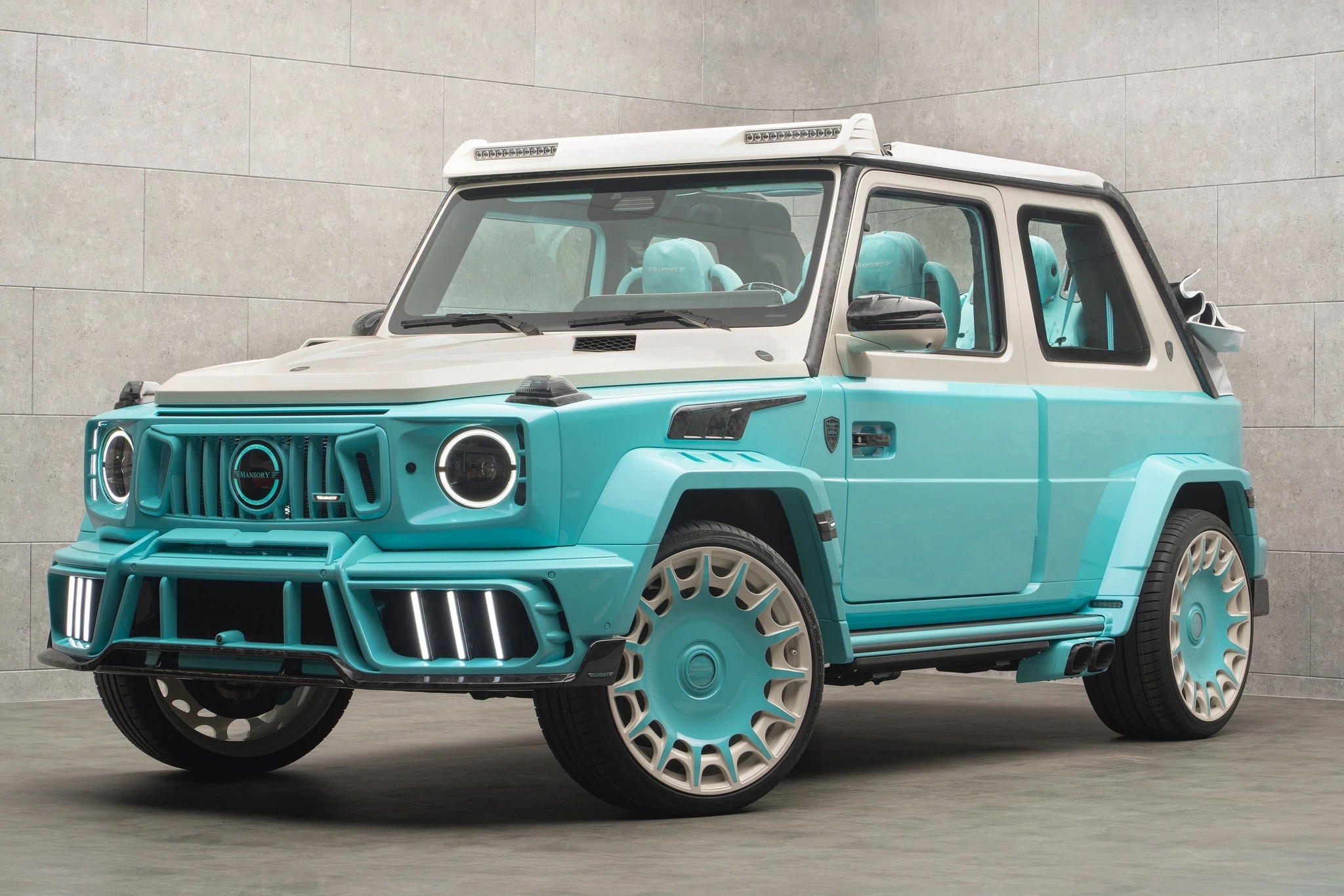69fa4a2840b5f2de0bfb02b6_MANSORY_AZURA02