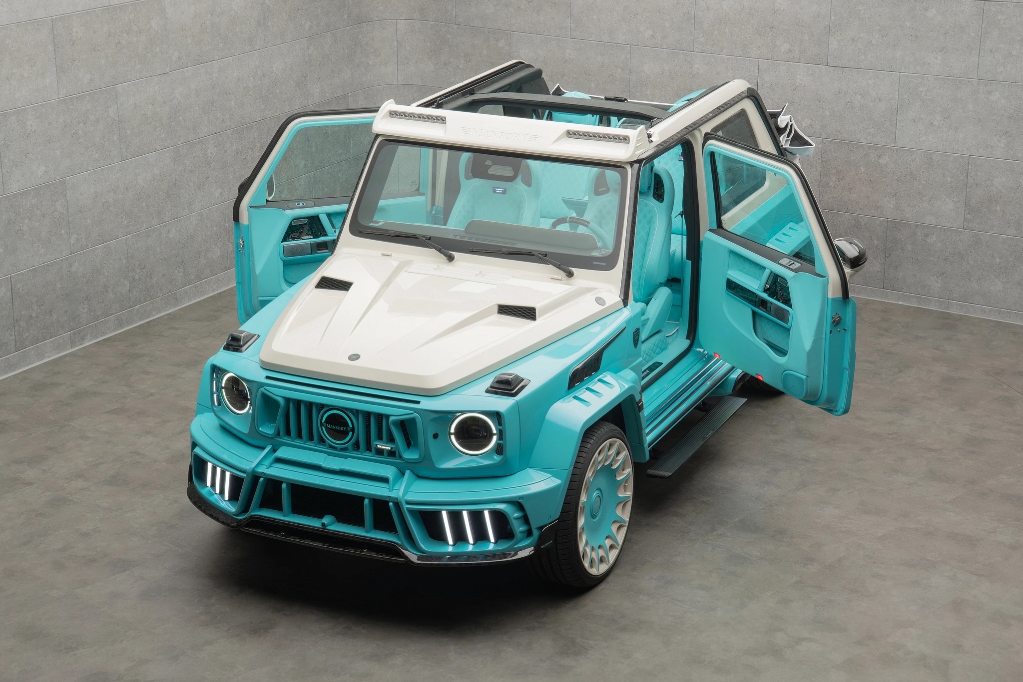 69fa4a2891a42ef9d090dc09_MANSORY_AZURA10