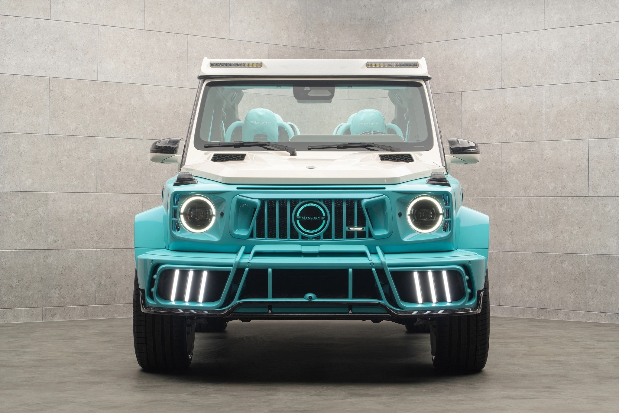 69fa4a28b693db1e38e46fe0_MANSORY_AZURA01