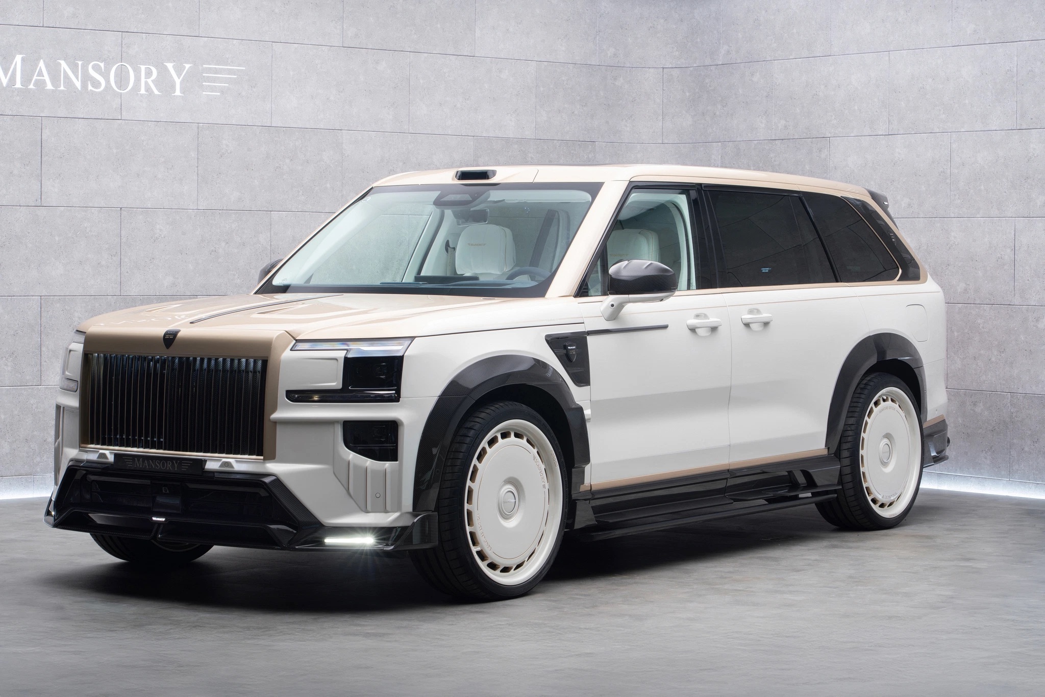 69ea3713137e538cc8dc1678_Zeekr_9X_By_MANSORY_01