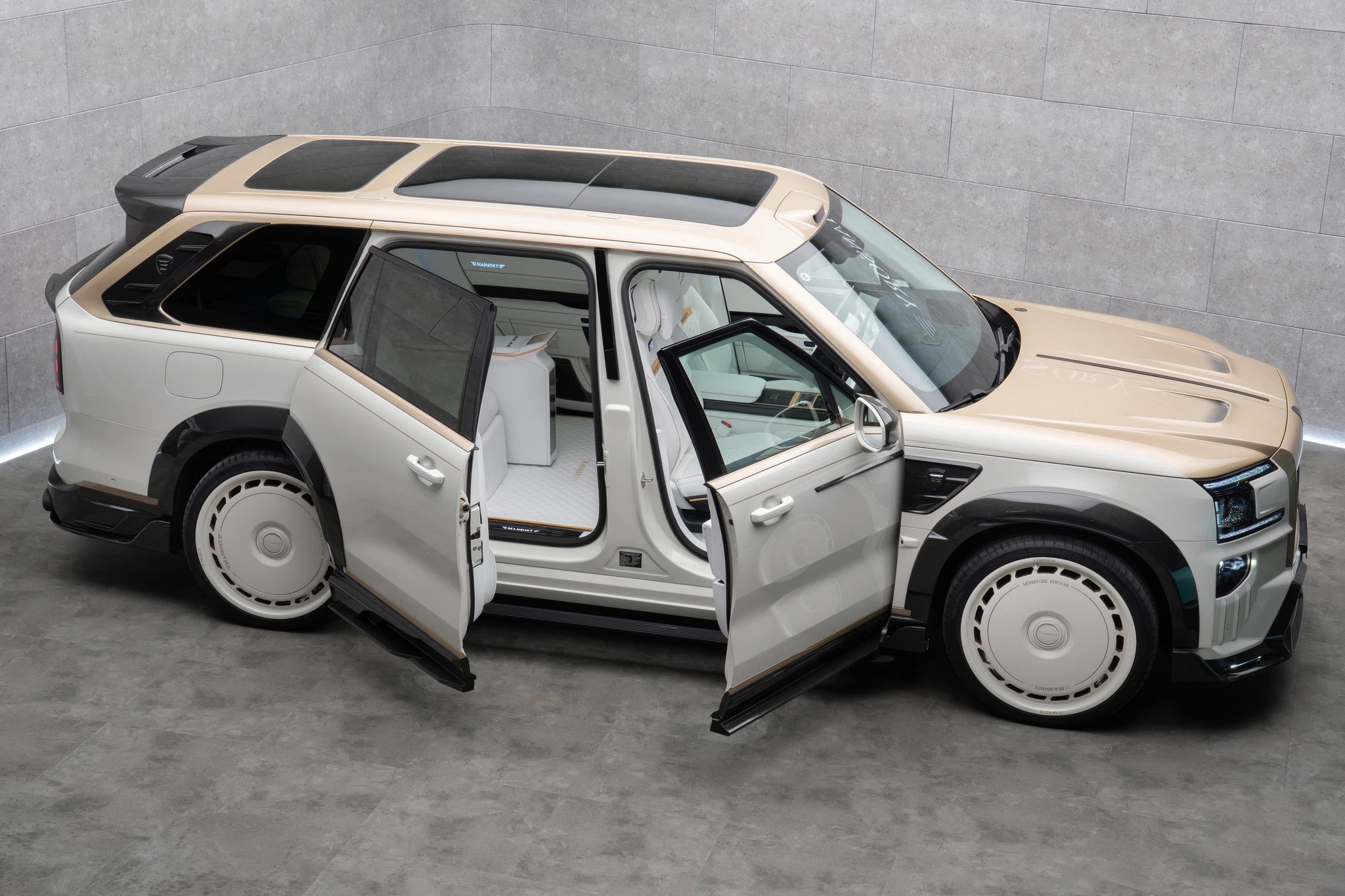 69ea3714137e538cc8dc168b_Zeekr_9X_By_MANSORY_08