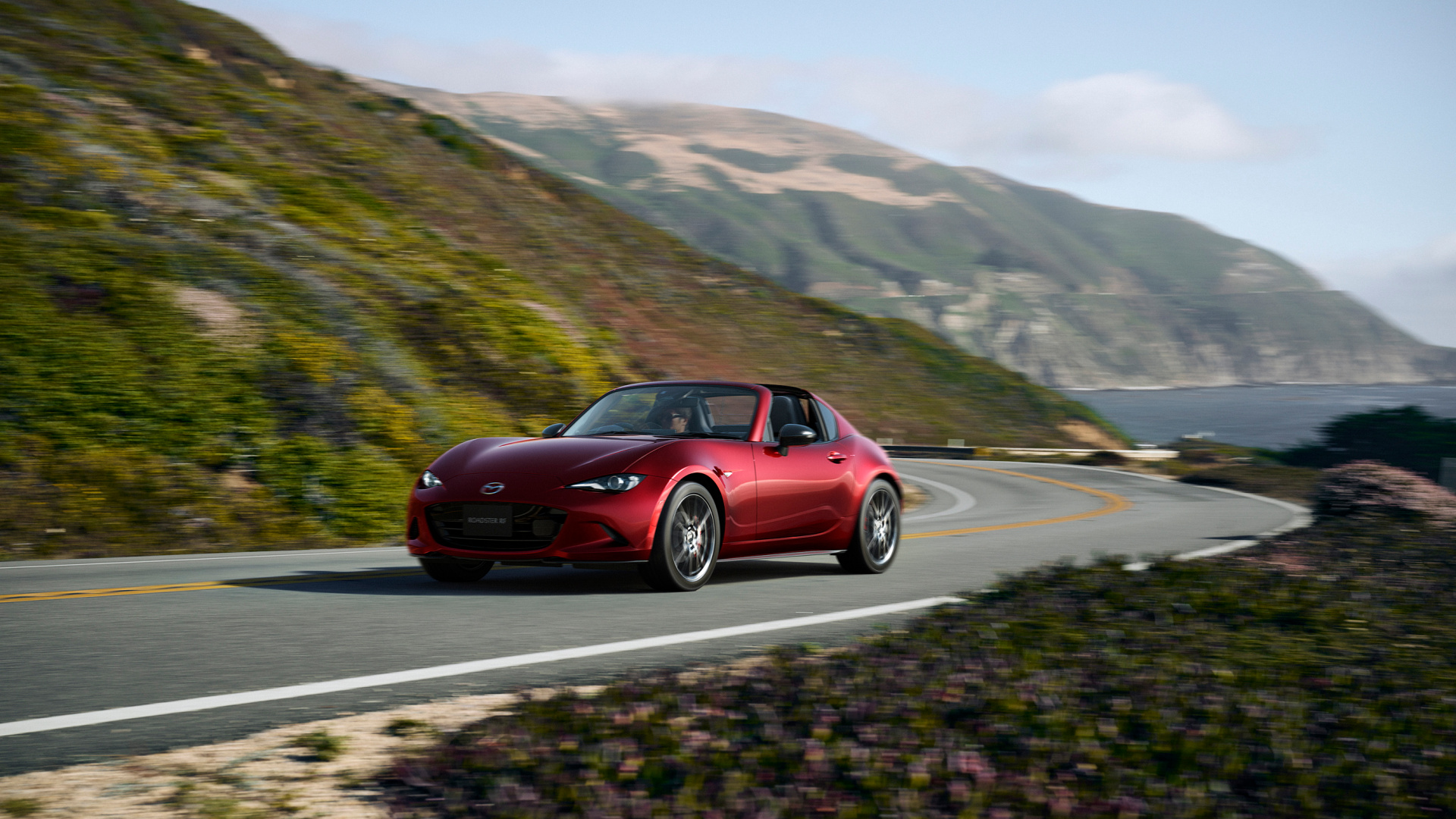 SMALL_07_2023_roadster_rf_rs_ext_fq_l