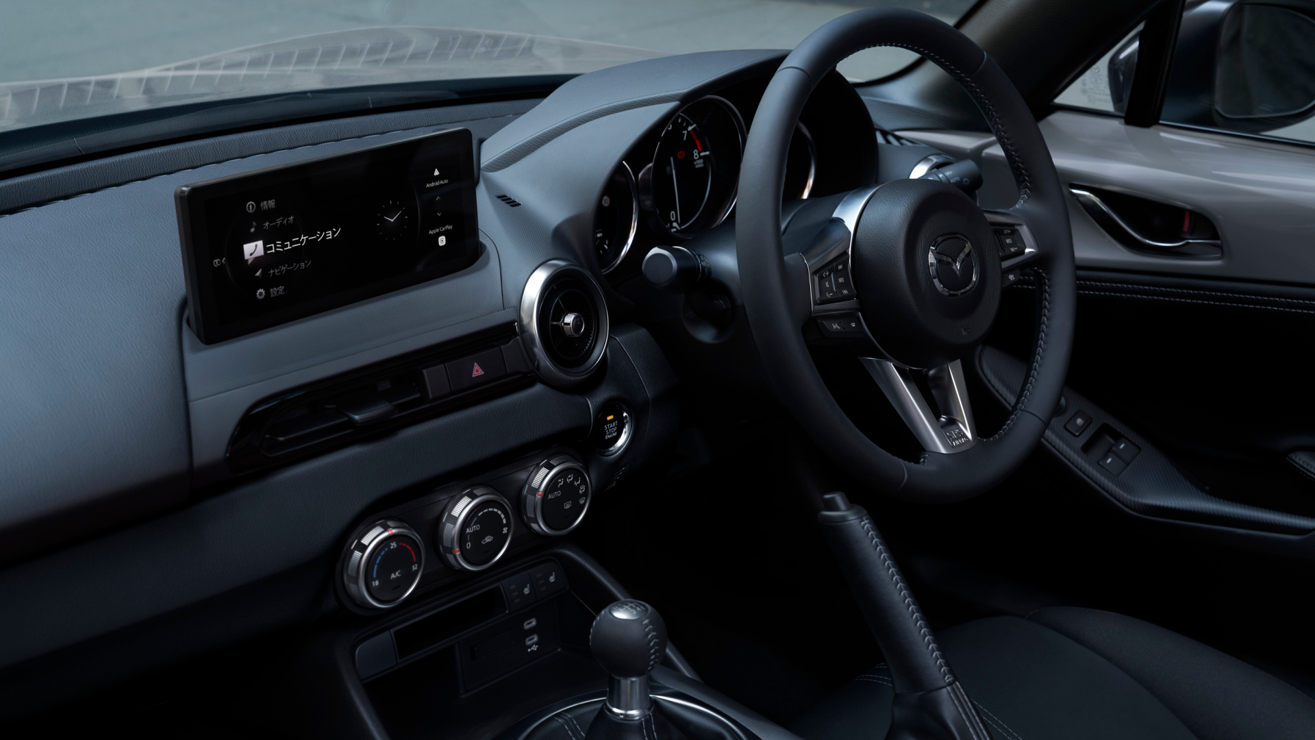 SMALL_13_2023_roadster_st_s_special_pkg_int_cockpit_l