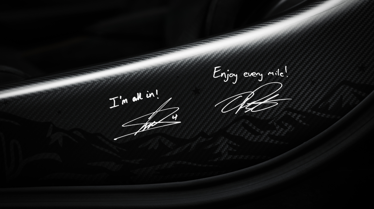 Original-17857-18-project-viva-mclaren-f1-driver-signatures