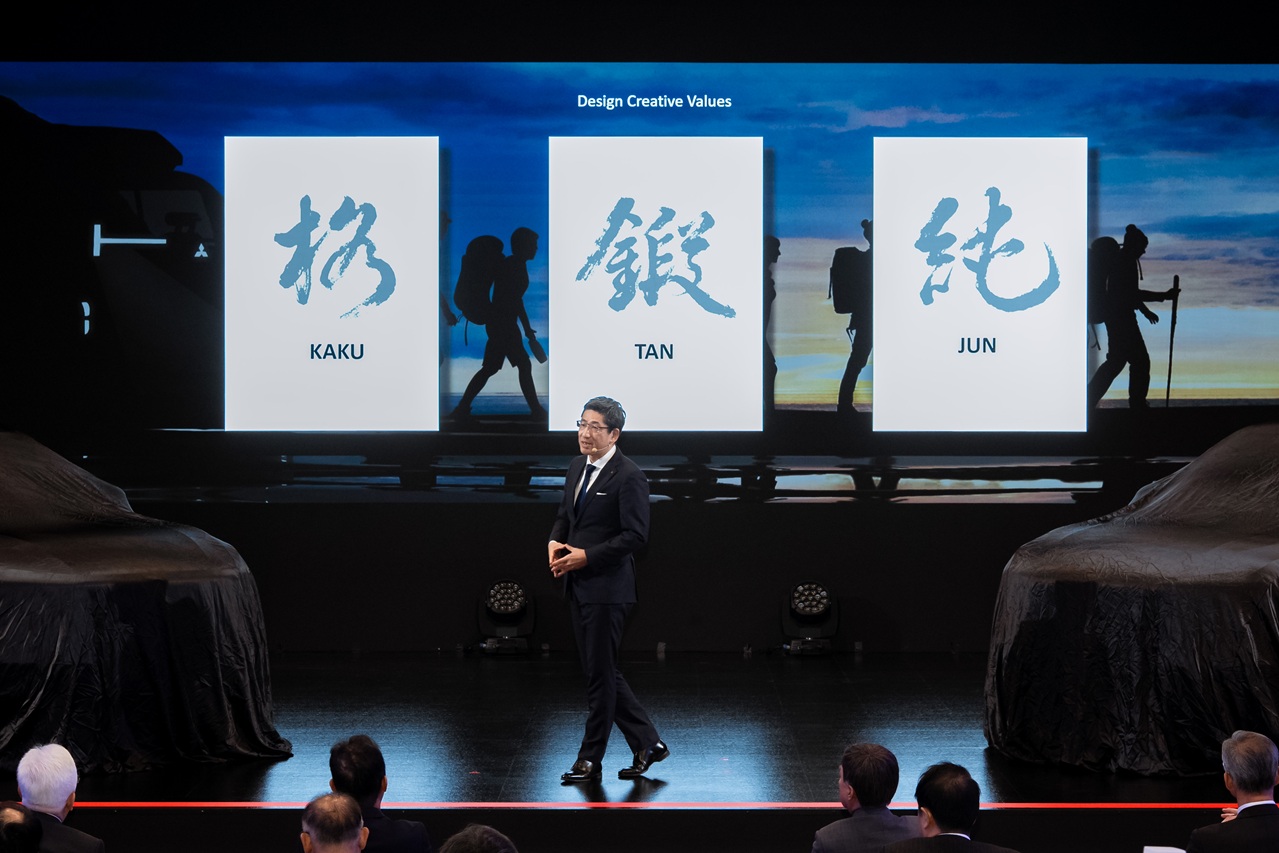 日本三菱特別派遣造型本部長渡邉誠二來台說明自2023年起導入的新世代設計理念—格・鍛・純