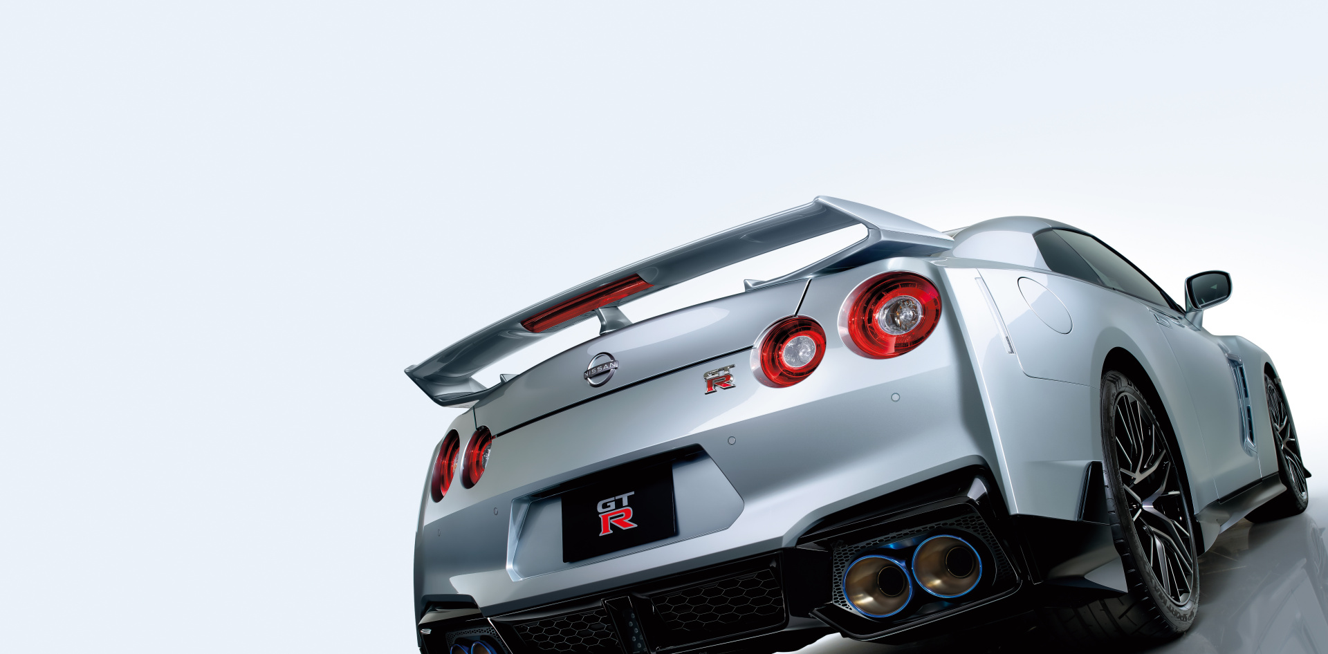 SMALL_240314-01_GT-R_MY25_001