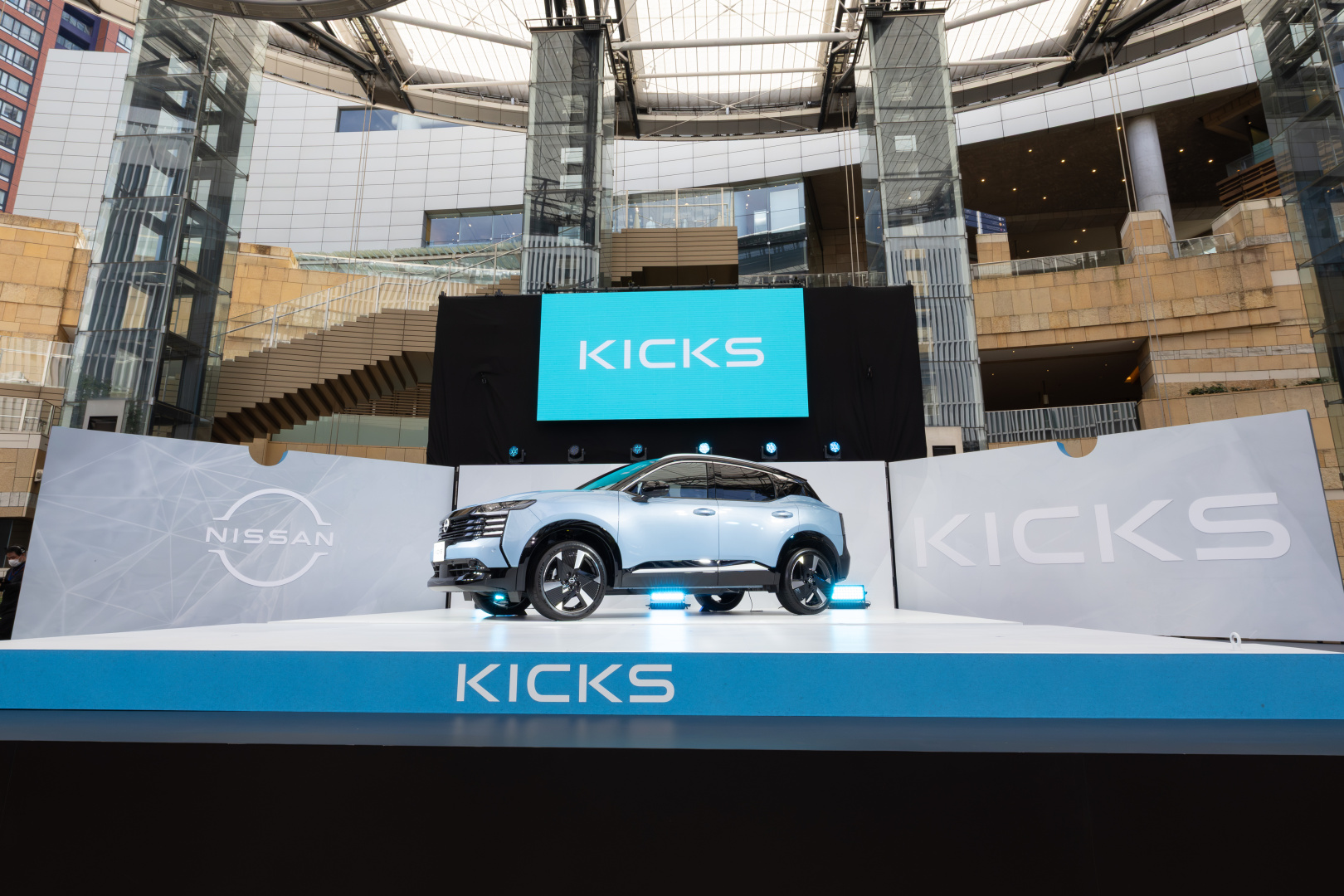 SMALL_260617_All-new_KICKS_Japan_Premiere_056_Photo