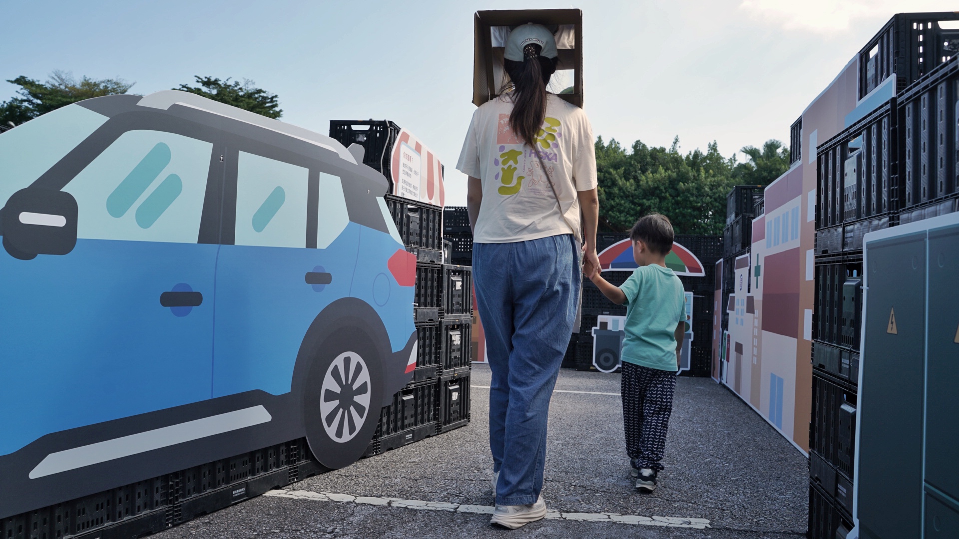 4_從95公分的高度重新看街道，原本習以為常的車輛、設施與道路空間，都可能呈現不同的使用需求；兒本交通從孩子的移動經驗出發，思考更友善的街道設計。
