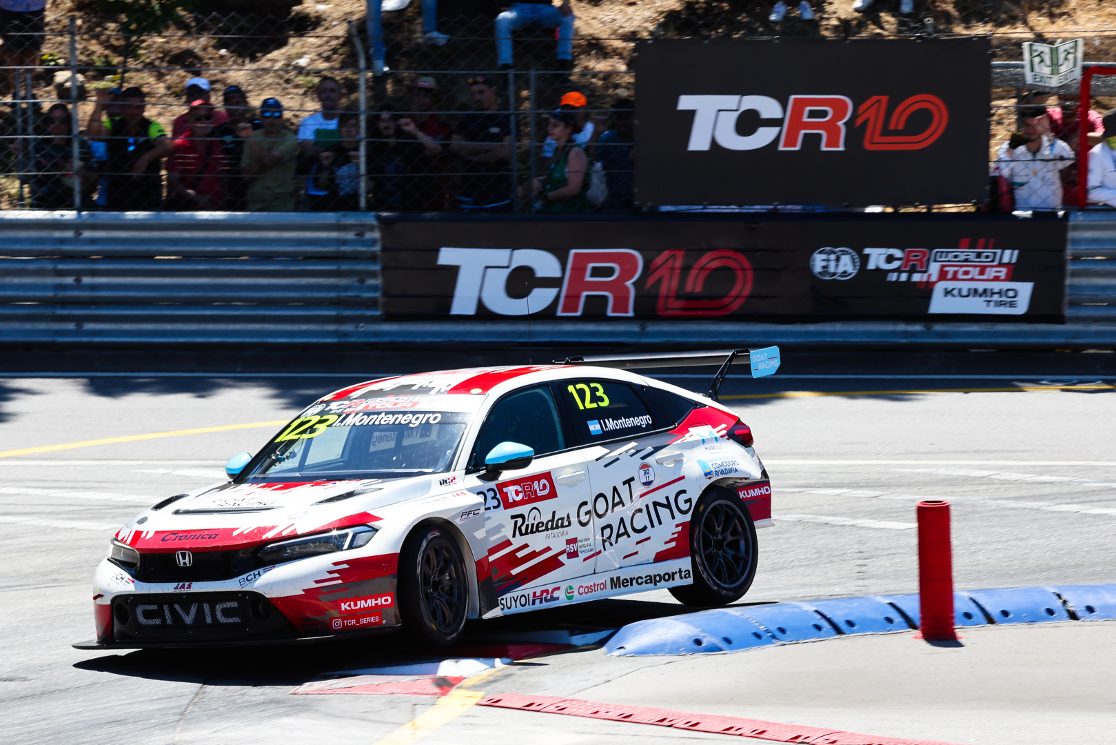 SMALL_five-podiums-for-jas-motorsport-customer-teams