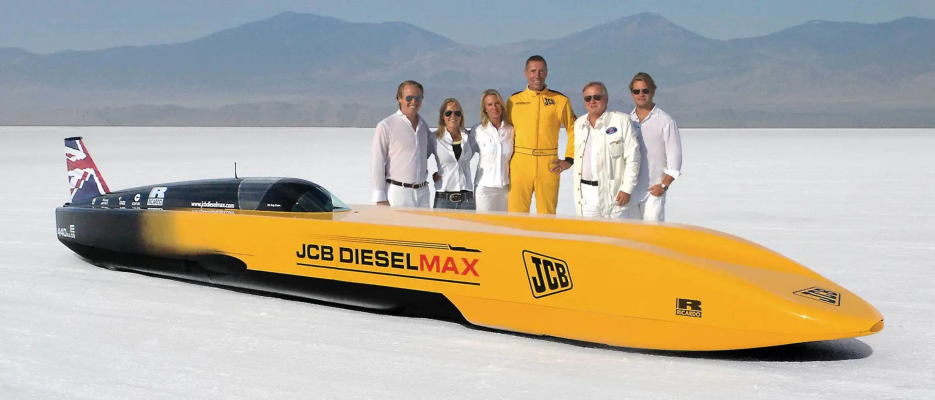 SMALL_dieselmax-family-image-lord-bamford-2006-bonneville-salt-flats