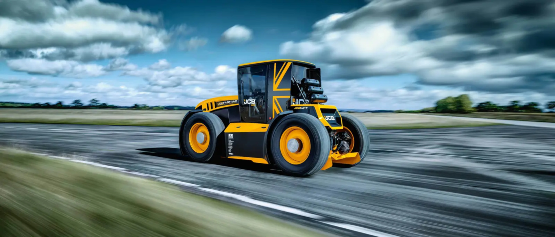 SMALL_worlds-fastest-tractor-in-motion-from-behind