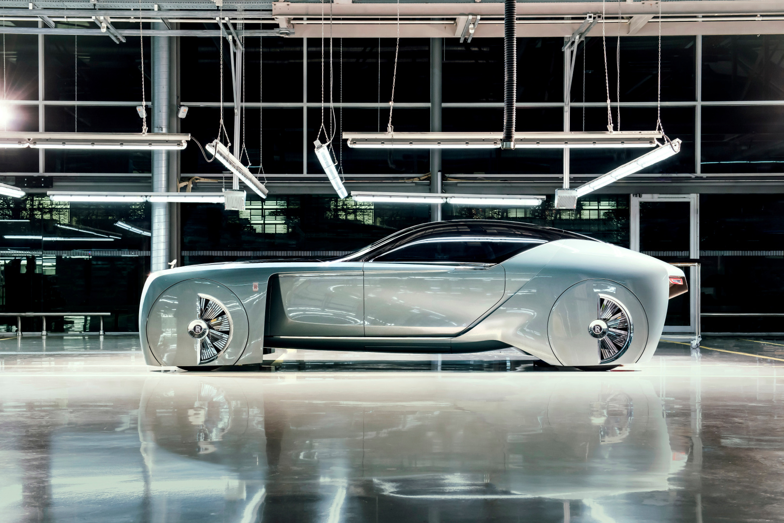 SMALL_P90223427_highRes_rolls-royce-vision-n
