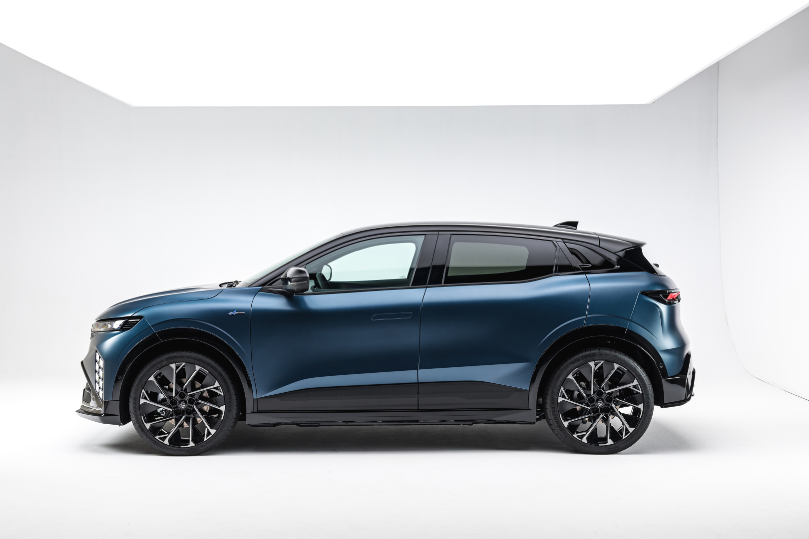 SMALL_23660-megane-studiothomascortesi-17