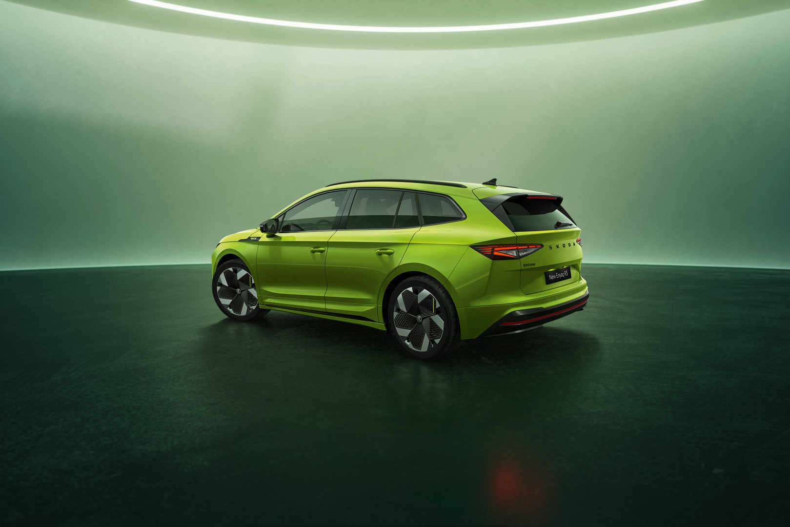 SMALL_03_New_Skoda_Enyaq_RS