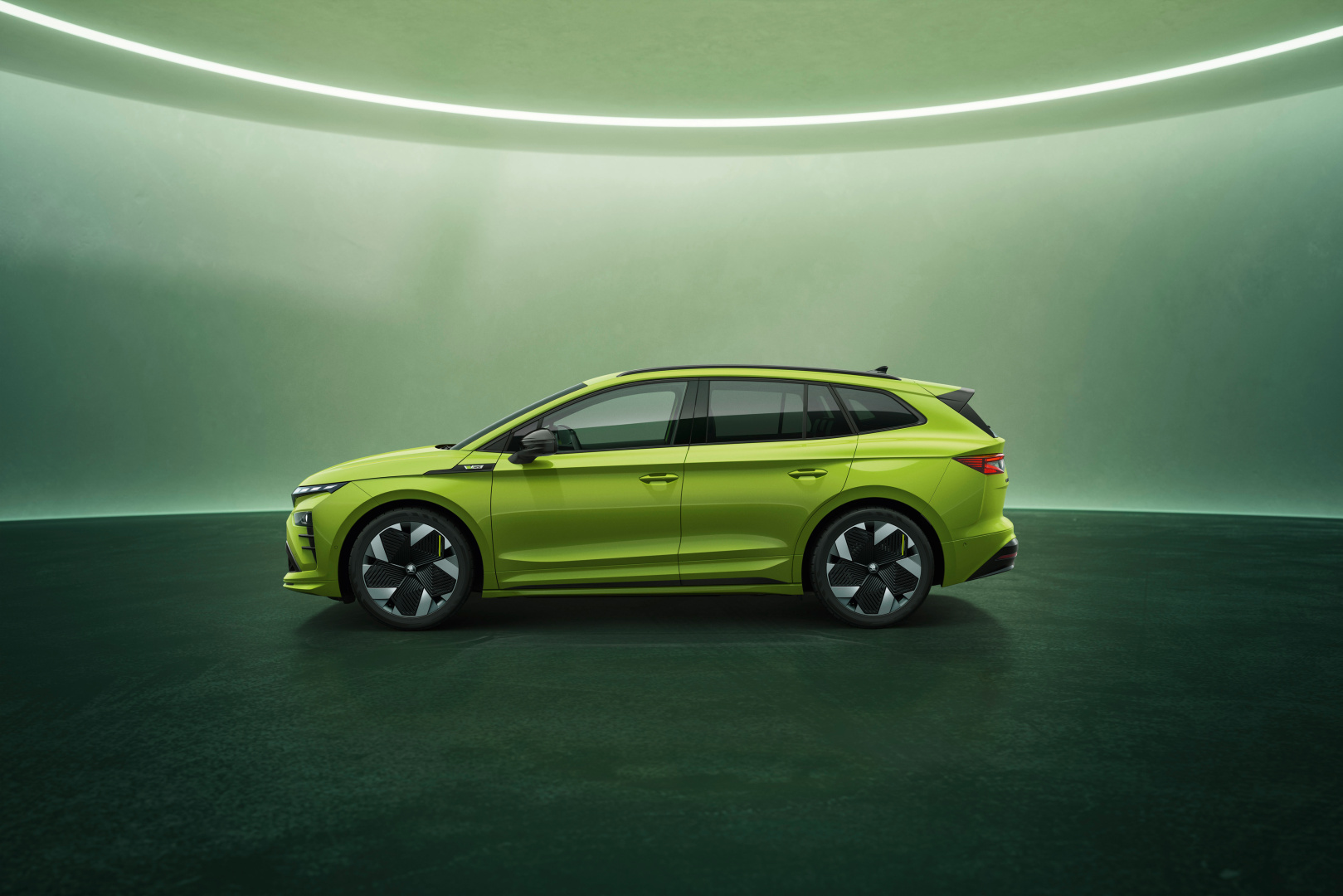 SMALL_05_New_Skoda_Enyaq_RS