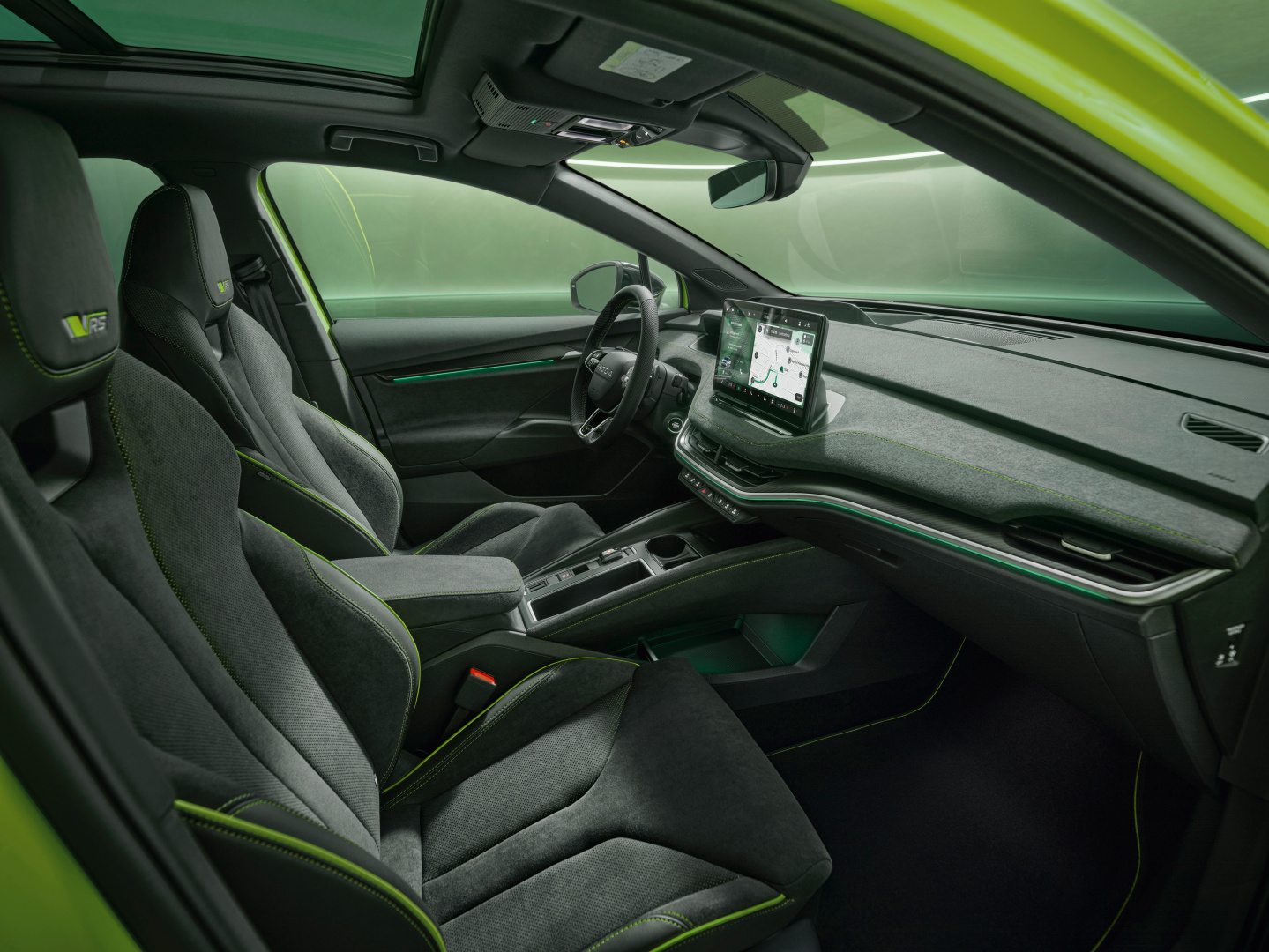 SMALL_09_New_Skoda_Enyaq_RS