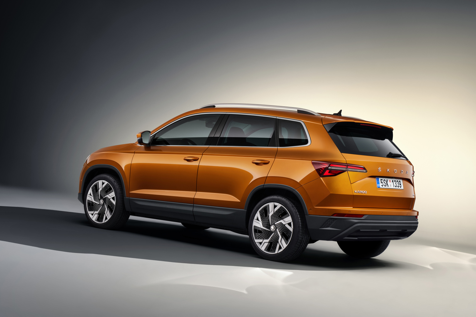 SMALL_17_SKODA_KAROQ