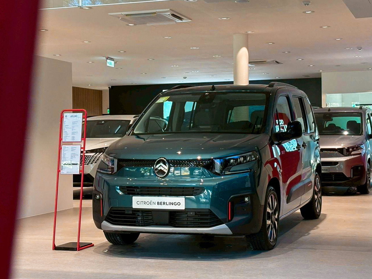 星聯汽車北投新車展示暨授權服務廠_07