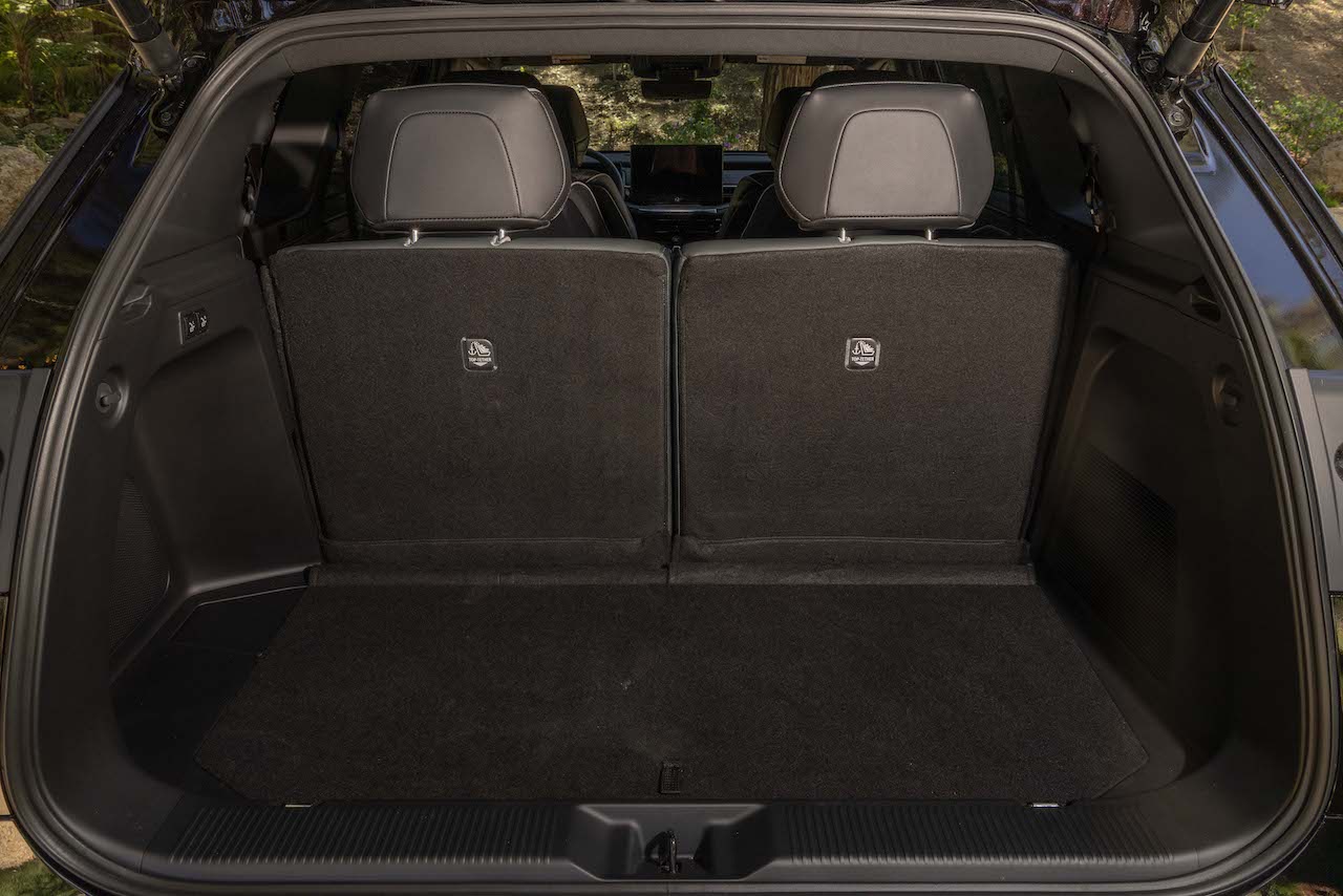 2027_Subaru_Getaway_56__48_