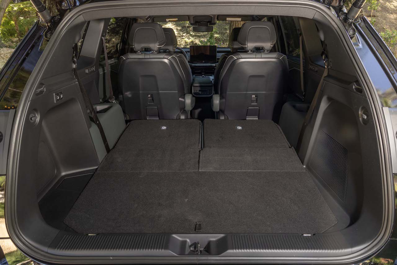 2027_Subaru_Getaway_56__49_