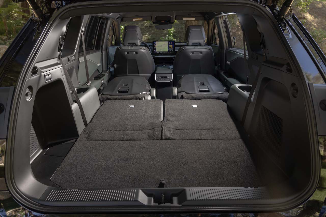 2027_Subaru_Getaway_56__50_