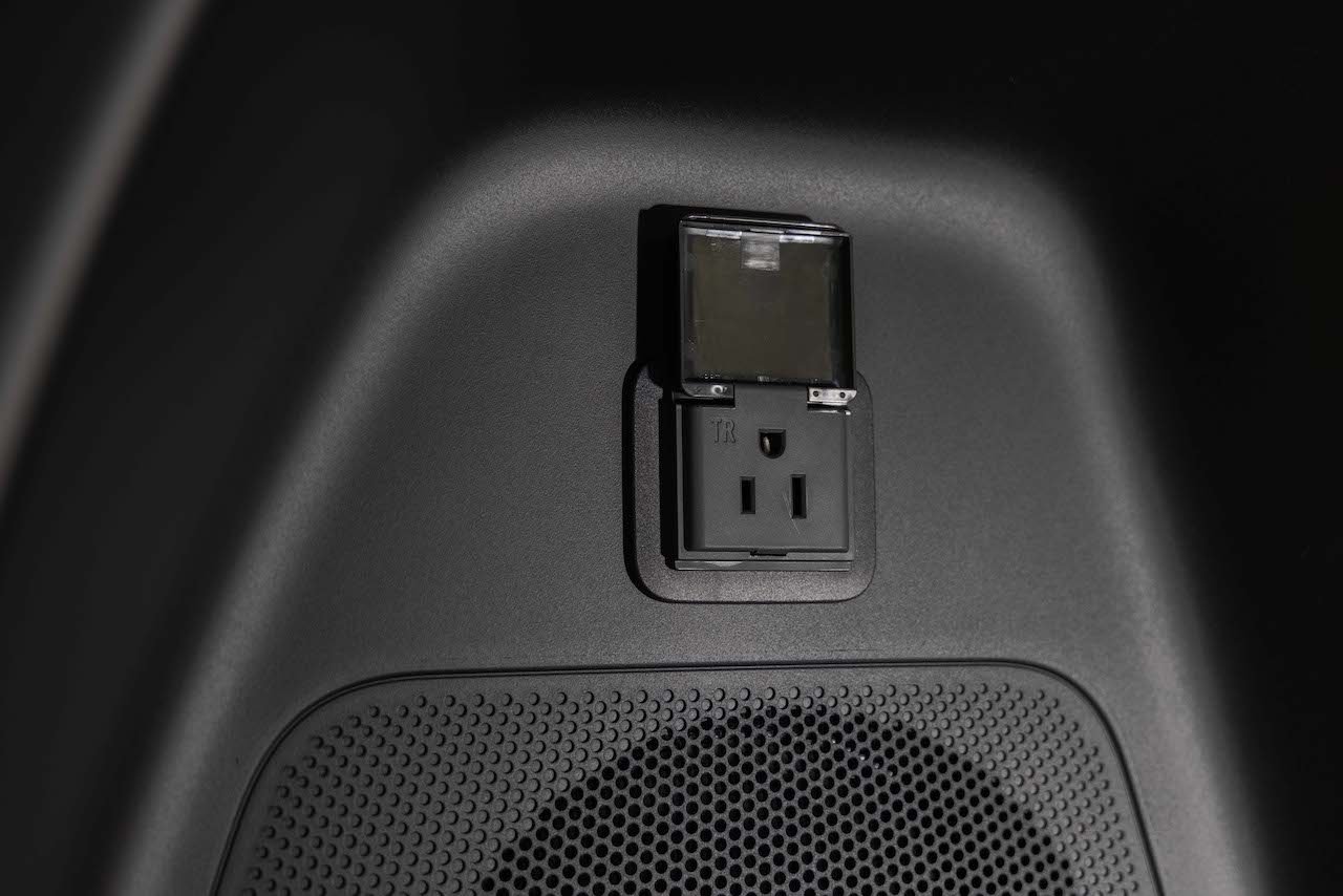 2027_Subaru_Getaway_56__55_