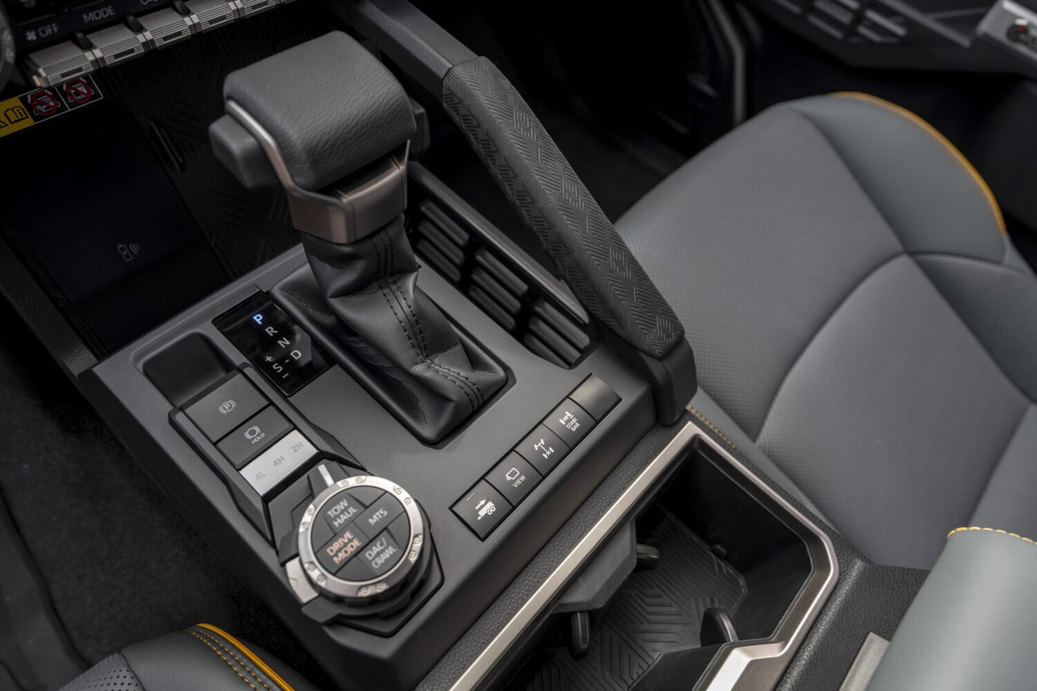 2026_Toyota_Tacoma_Trailhunter_Mineral_003-1500x1000